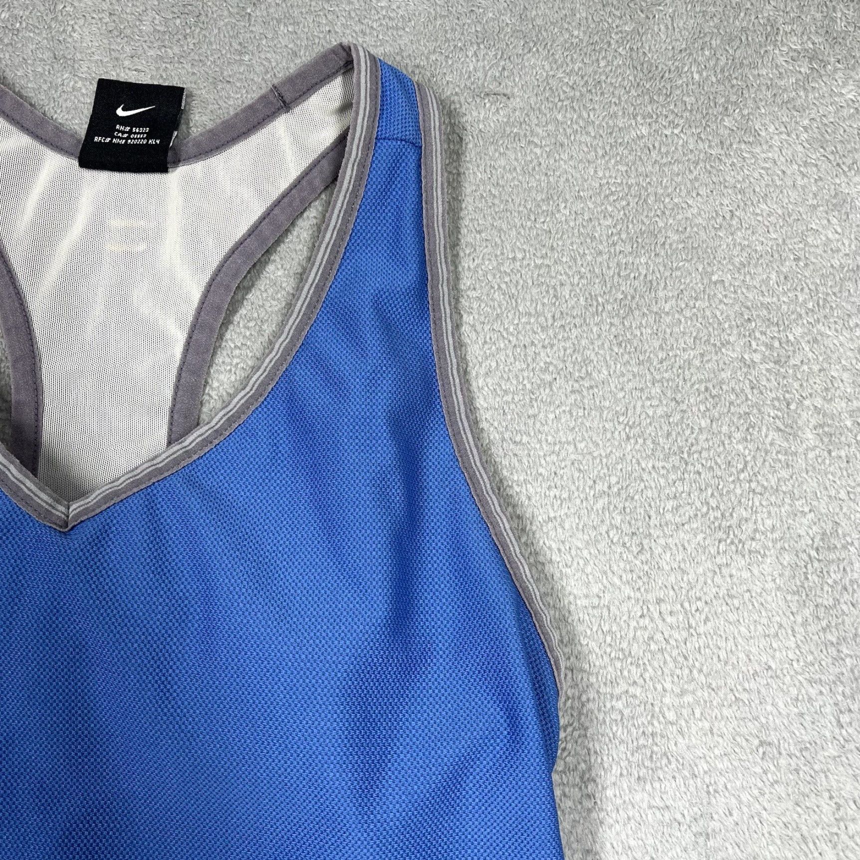 Nike VINTAGE Nike ACG Ladies Large Racerback Tank Top Side Pocket Shelf Bra Stretch Blue Shirt Womens Size L / US 10 / IT 46 - 7 Thumbnail