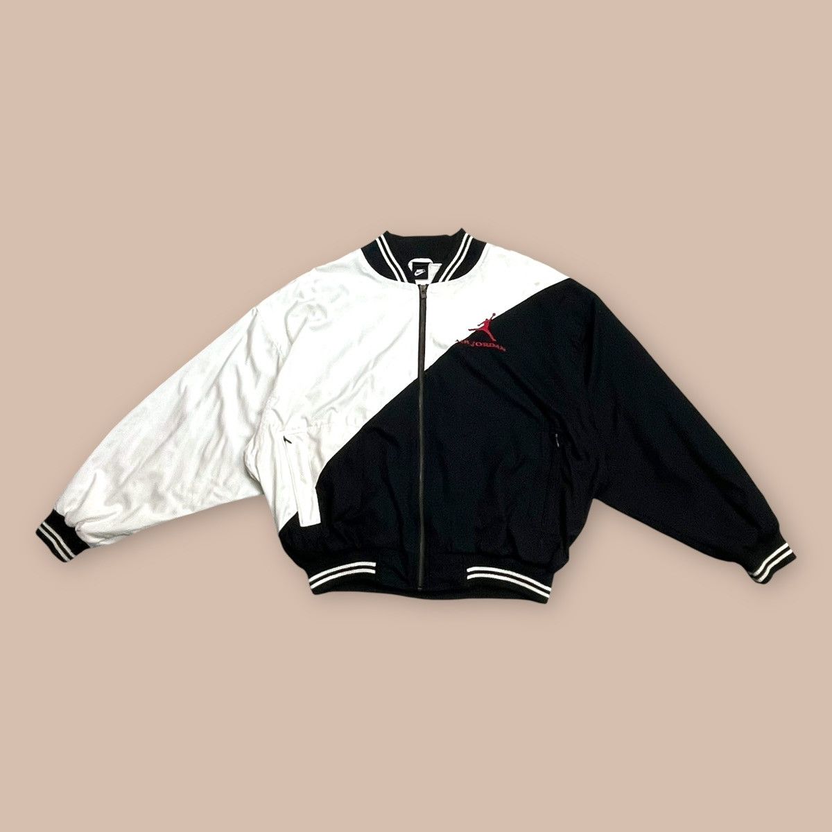 Jordan Brand OG90's Nike Jordan Oversized Bomber Jacket Size US M / EU 48-50 / 2 - 4 Thumbnail