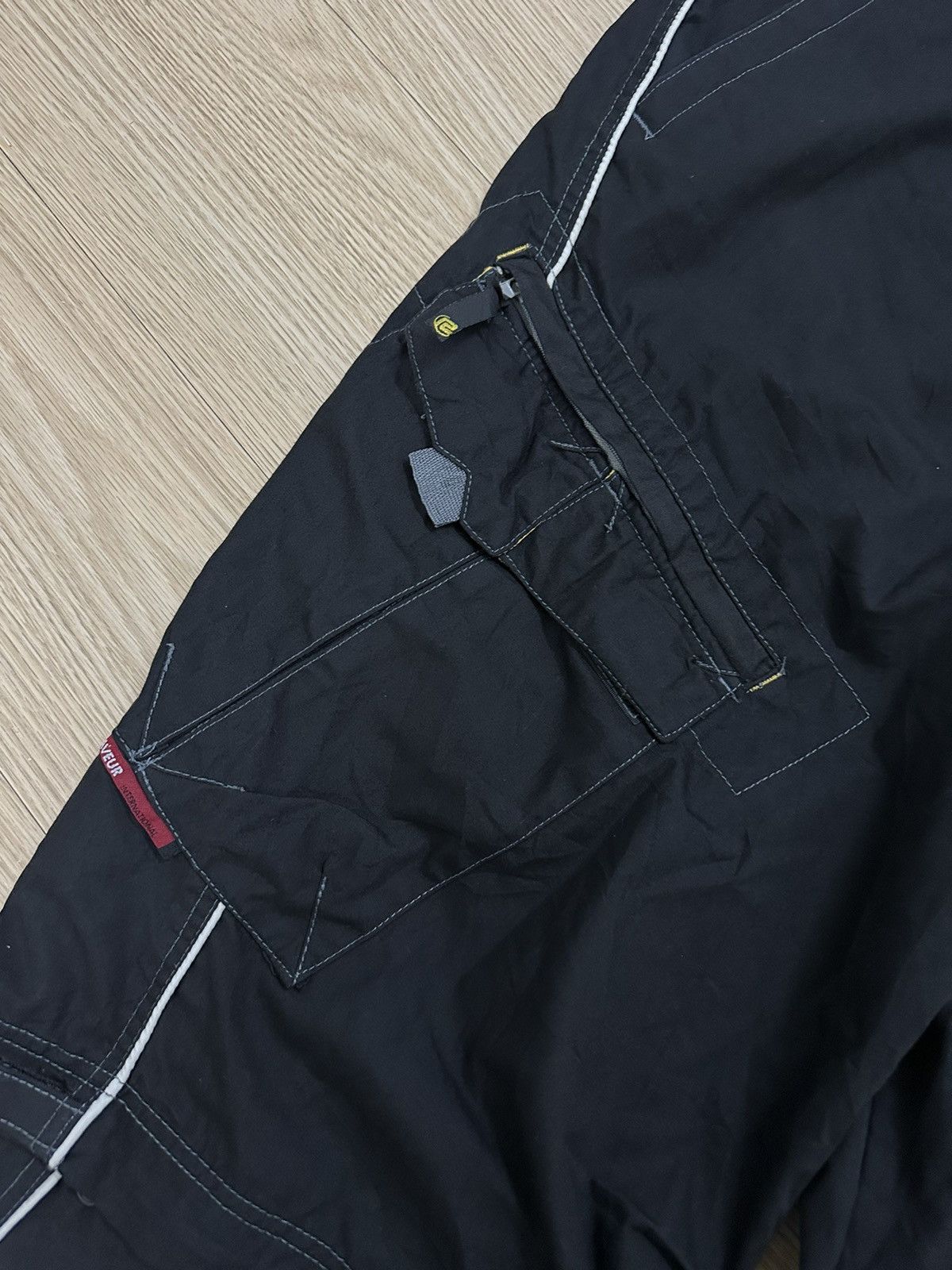 Japanese Brand Raton Laveur Gorpcore Multi Pocket Baggy Paracahute Pants Size US 40 / EU 56 - 6 Thumbnail