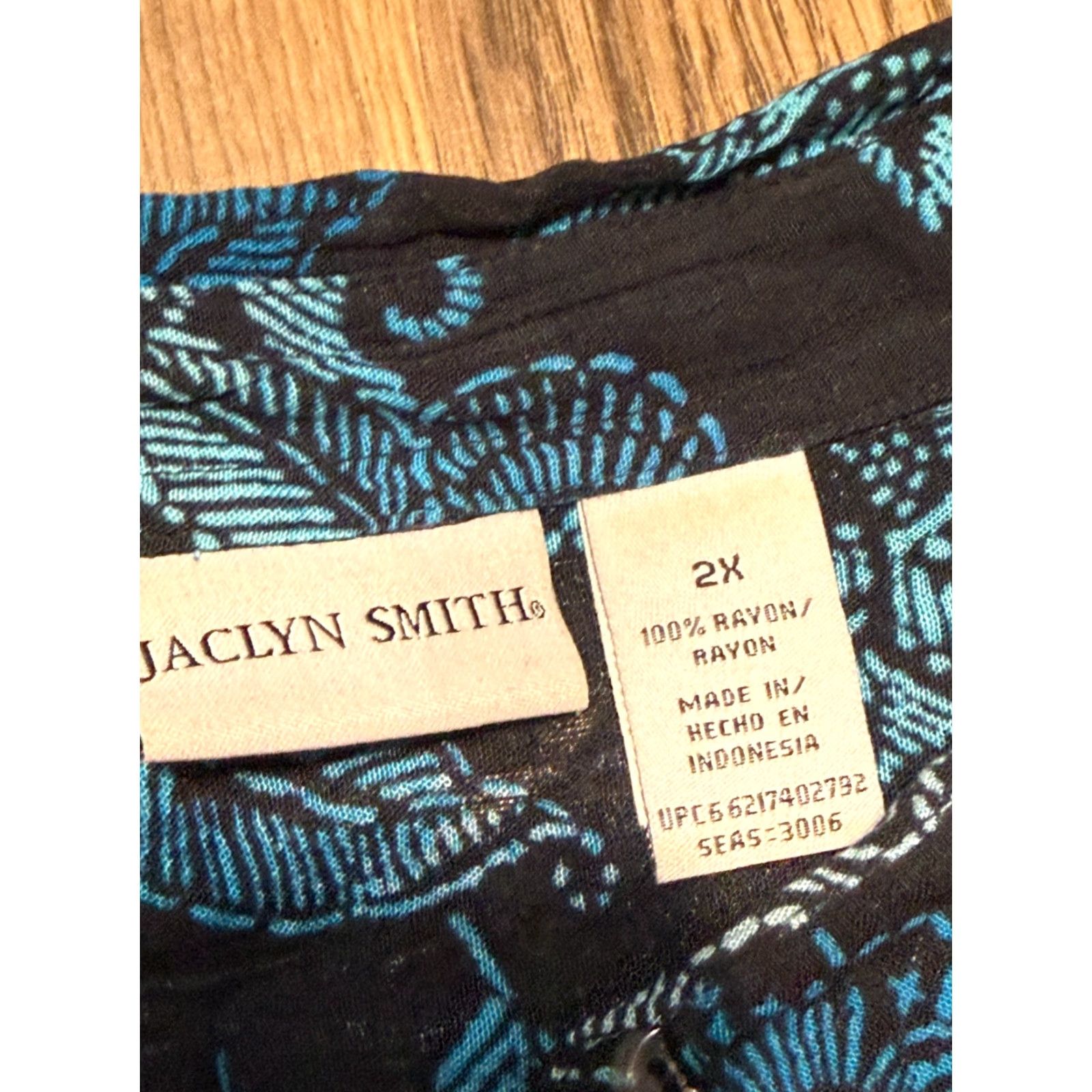Vintage Jaclyn Smith Shirts Men's 2X Blue Black Short Sleeve Button-Up Casual Shirt | Blue Black Solid Polyester Jaclyn Smith Casual Button-Up 2X Mens Size XXL / US 16-18 / IT 52-54 - 6 Thumbnail