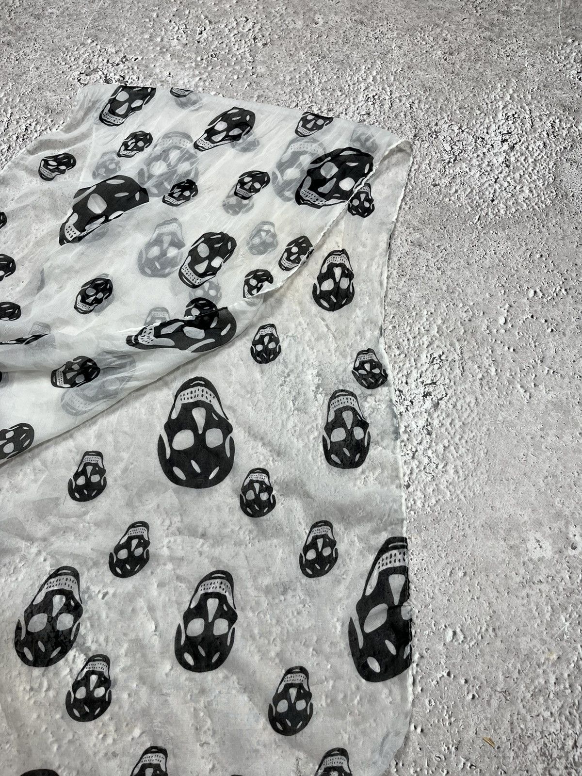 Other Black Skull Print Sheer Scarf Wrap 37x150 cm Lightweight Size ONE SIZE - 5 Thumbnail