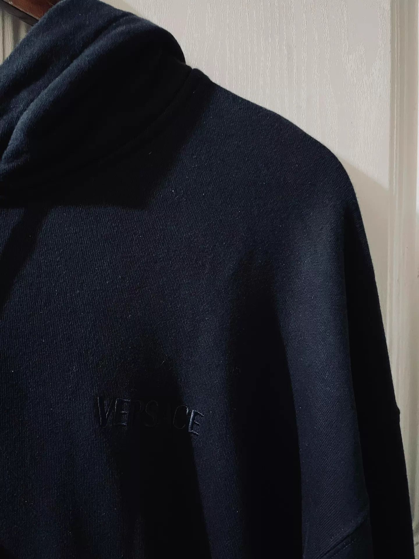 Versace Versace Runway Embroidered Hoodie Medusa Gold Buckle M Size US M / EU 48-50 / 2 - 3 Thumbnail
