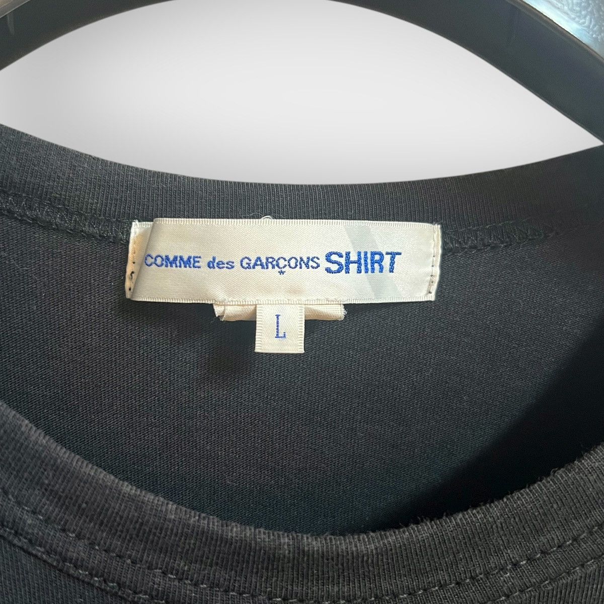 CDG by Comme des Garcons ARCHIVAL! 2010s Comme Des Garçons Shirt Side Logo Tee Size US S / EU 44-46 / 1 - 4 Thumbnail