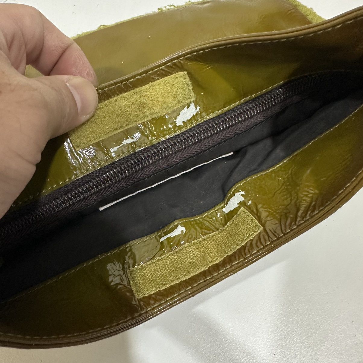 Miu Miu ‼️LASTDROP‼️ MIU MIU AW 1999 SHEARLING VERNIS SHOULDER BAG Size ONE SIZE - 13 Thumbnail