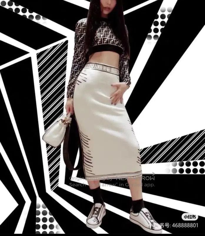 Fendi Fendi White Cotton Midi Skirt with Stripes . Size 26" / US 2 / IT 38 - 9 Thumbnail