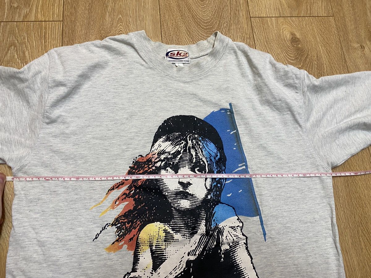 Vintage Vintage Les Miserables France Novel movie tee 90s Size US L / EU 52-54 / 3 - 12 Thumbnail