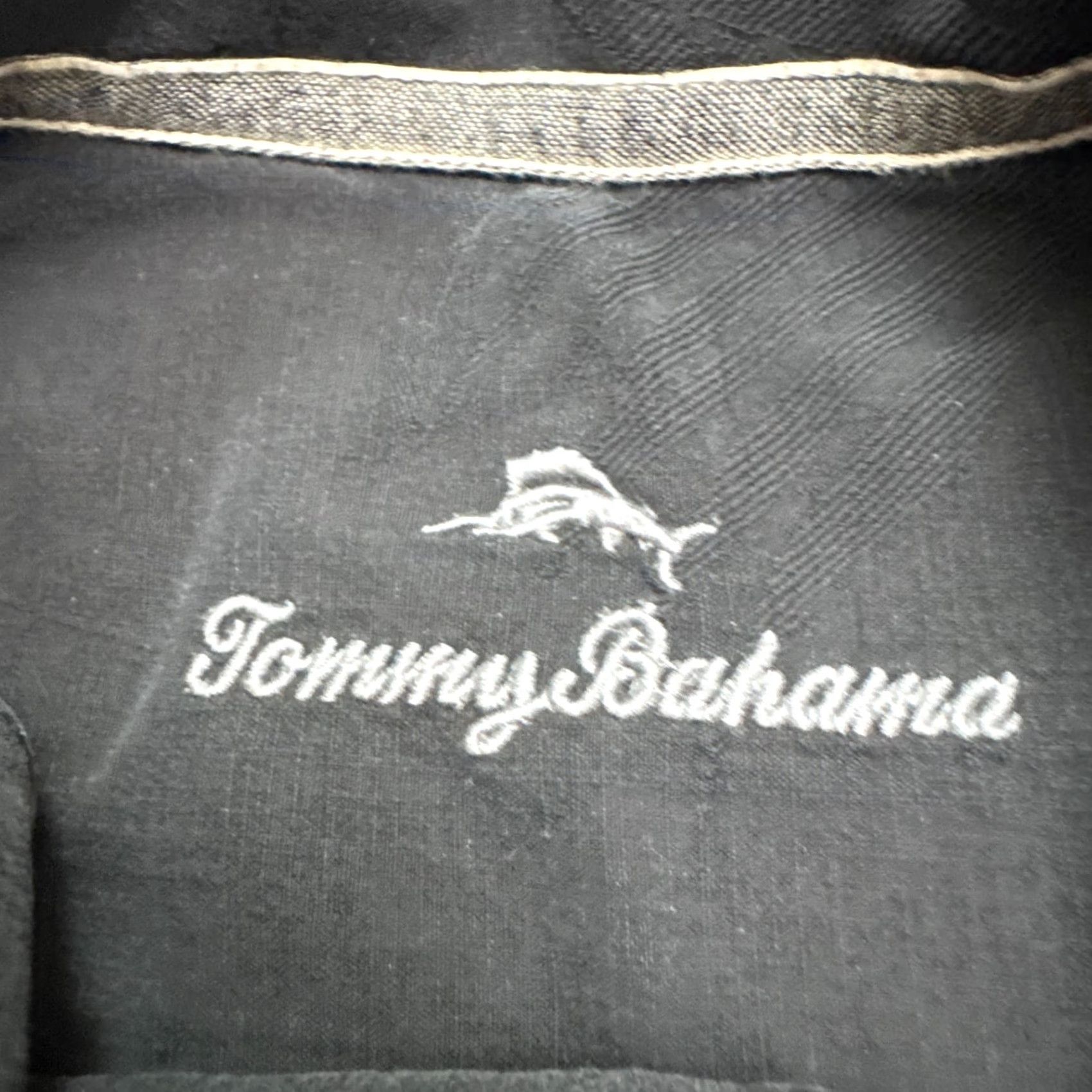 Tommy Bahama Tommy Bahama Silk Button-Down Shirt Mens 2XL Black Short Sleeve Floral Etched Size US XXL / EU 58 / 5 - 7 Thumbnail