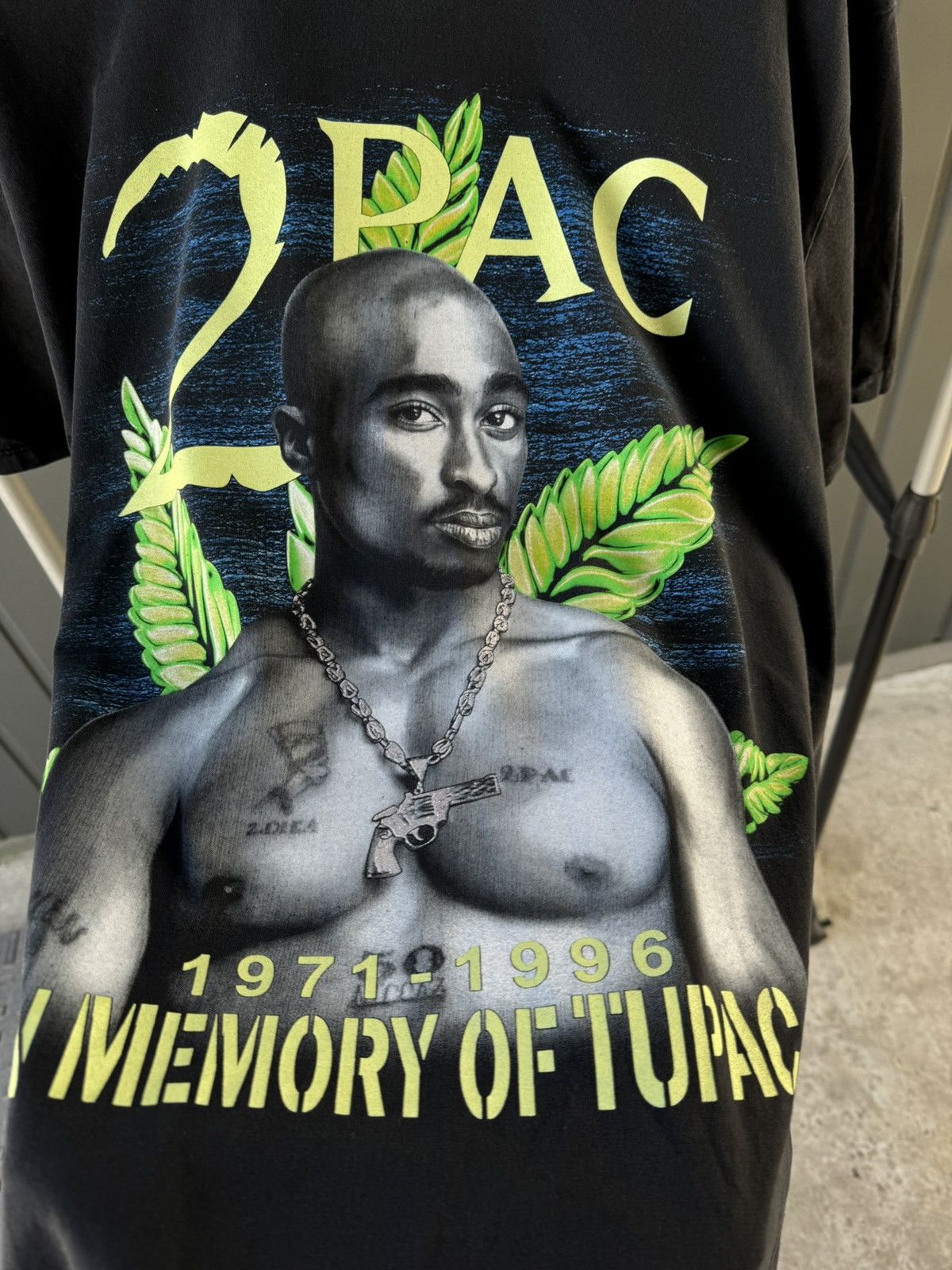 Band Tees × Rap Tees × Vintage Vintage 2 PAC Shakur Marijuana T Shirt Rap tee Size US XL / EU 56 / 4 - 9 Thumbnail