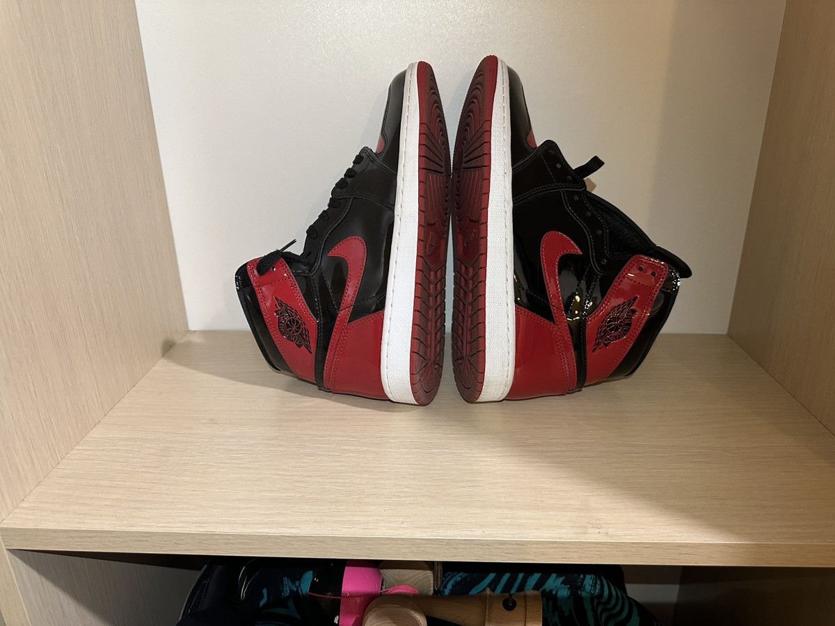 Jordan Brand Jordan 1 Retro Red Size US 9.5 / EU 42-43 - 2 Thumbnail