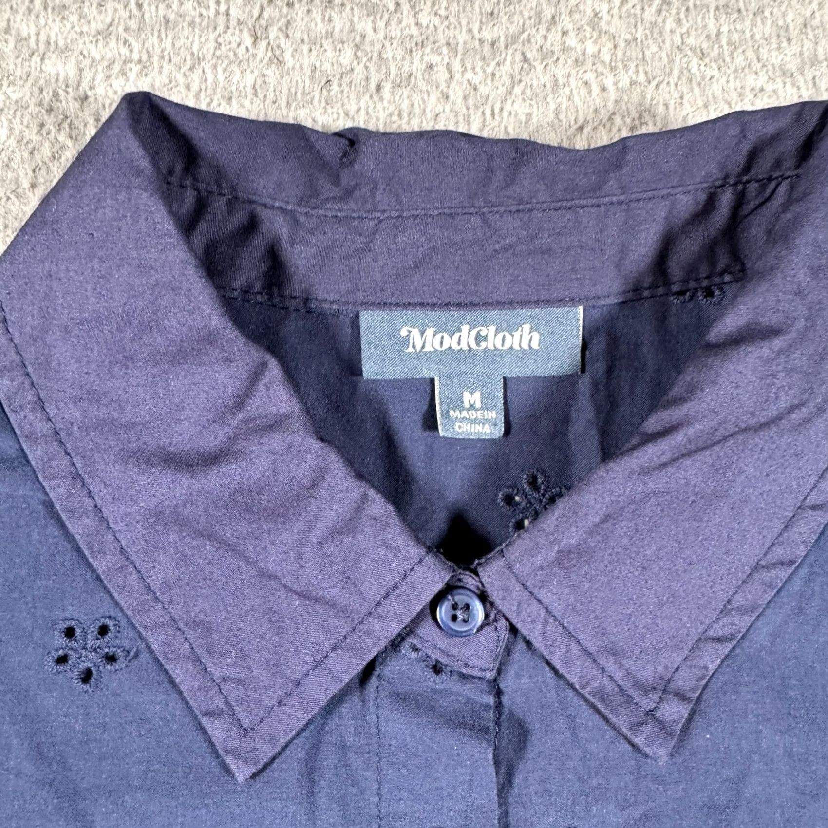 Vintage ModCloth Shirt Blouse Womens Medium Blue Short Sleeve Eyelet Lace Button Front Blouse Retro Casual Size M / US 6-8 / IT 42-44 - 3 Thumbnail