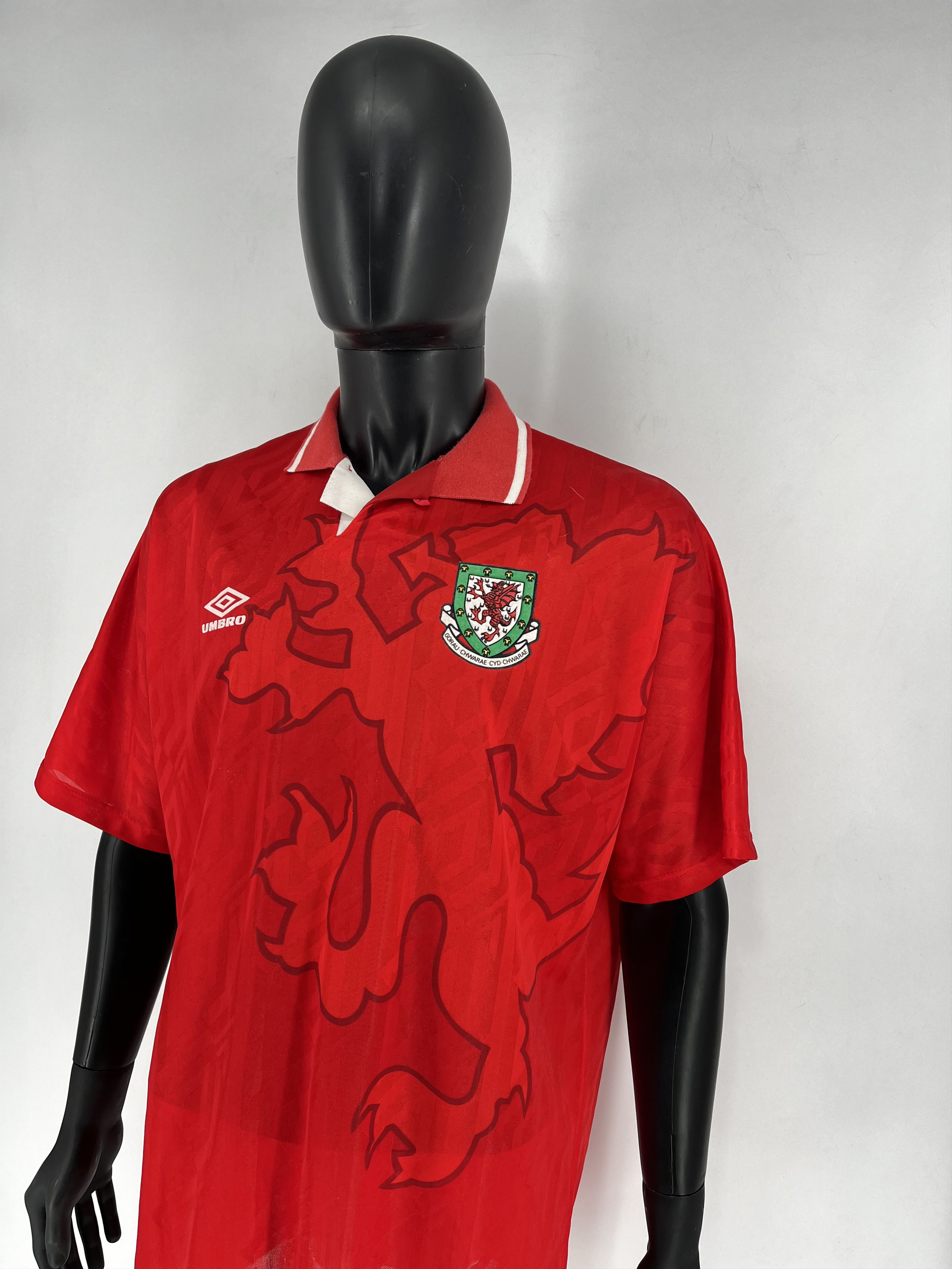 Sports Specialties Vintage Wales Home Football Shirt 1993/94 Adults Umbro Size US L / EU 52-54 / 3 - 5 Thumbnail