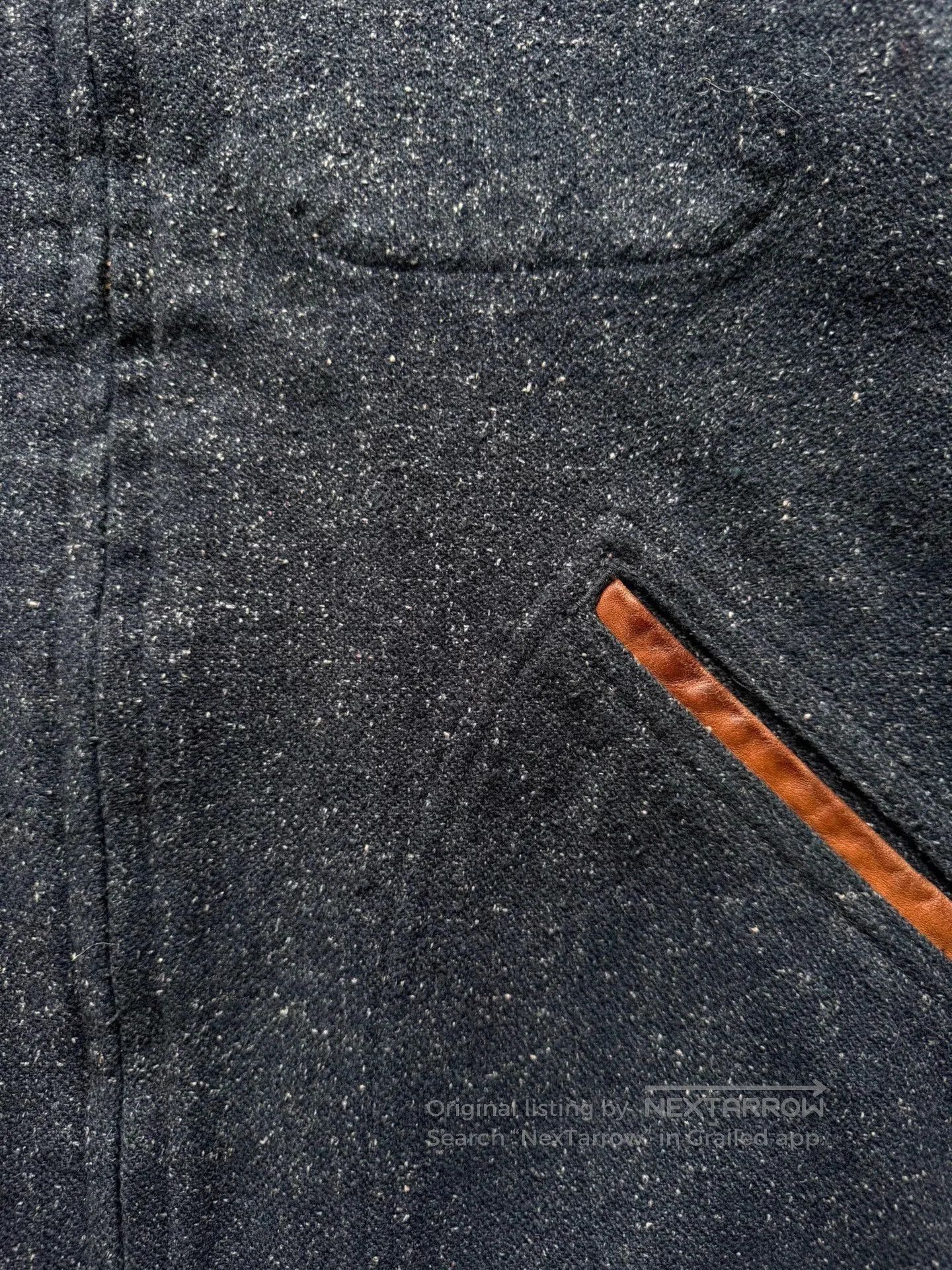 Gray Collared Zip-Up Jacket with Leather Trim - Size L.