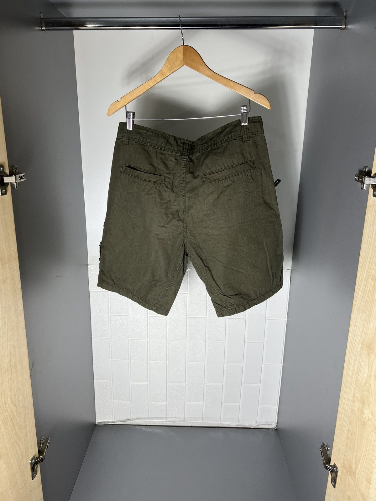 Weekend Offender VINTAGE WEEKEND OFFENDER MULTIPICKET CASUAL SHORTS Y2K 90s Size US 32 / EU 48 - 17 Thumbnail
