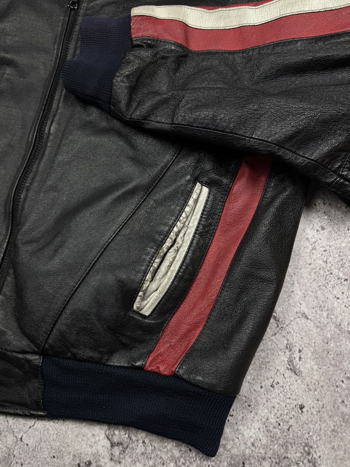 Japanese Brand VINTAGE USA BIG FLAG TRASHED LEATHER BIKER DISTRESSED JACKET Size US M / EU 48-50 / 2 - 11 Thumbnail