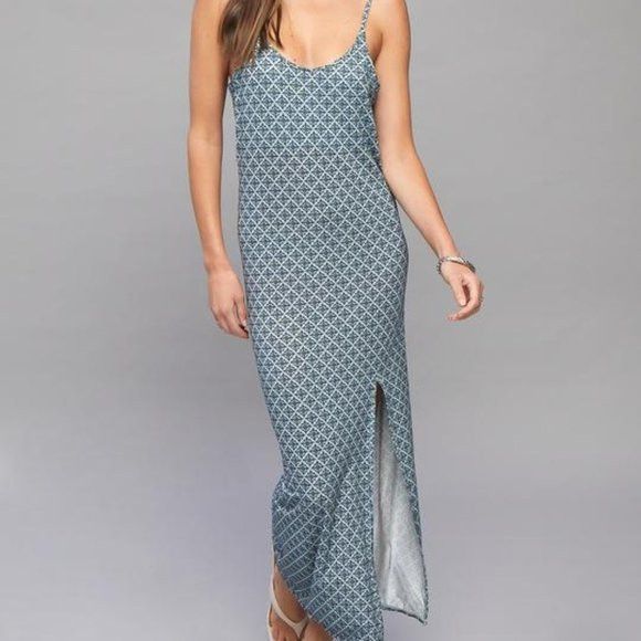 Tigerlily Samara Alondra Slit Dress Ditsy Blue - toestory.in