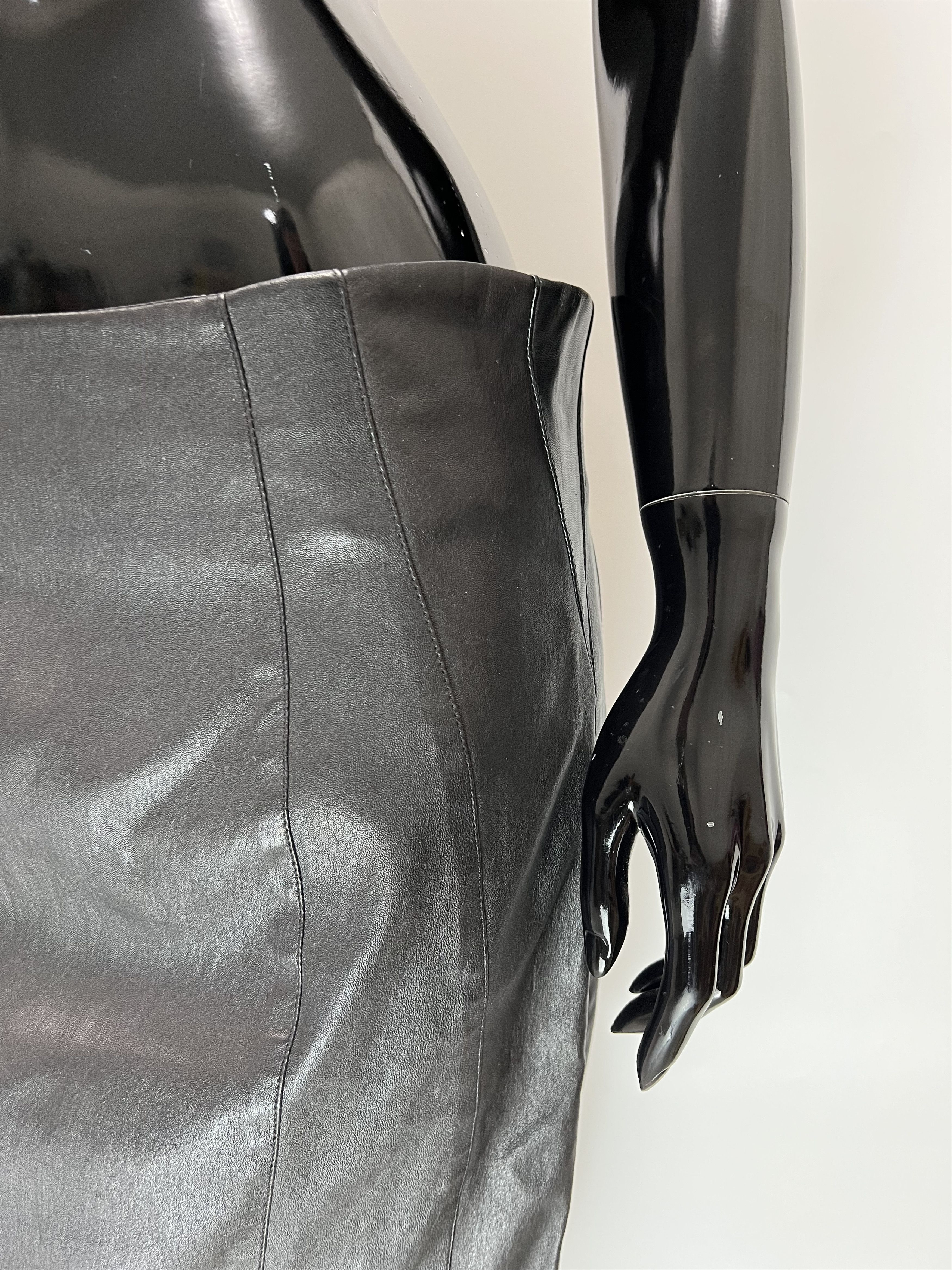 Prada Prada Black Leather Midi Skirt Size IT 44 Size 30" / US 8 / IT 44 - 6 Thumbnail