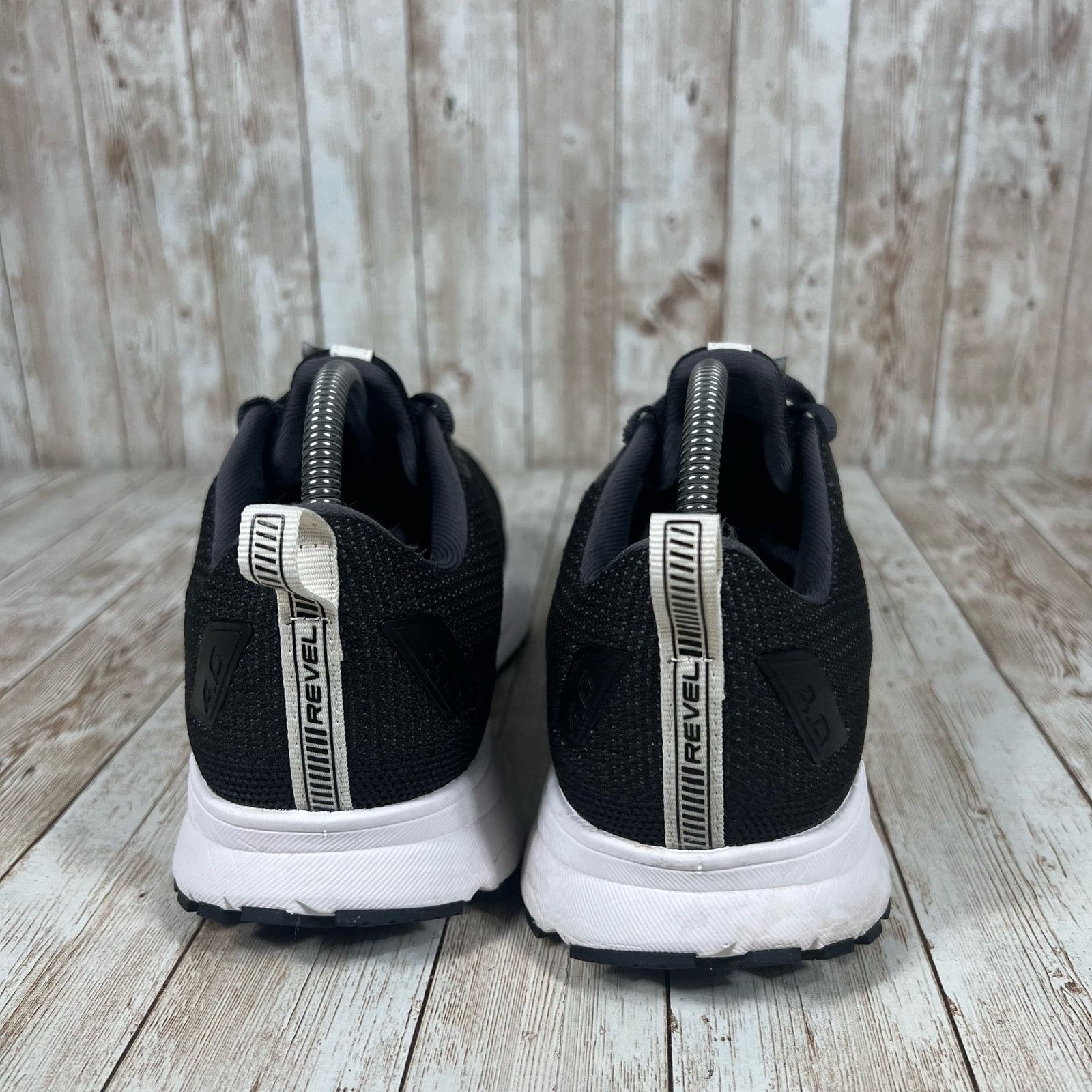 Brooks Brooks revel 4 black white run Mens 8.5 Size US 8.5 / EU 41-42 - 4 Thumbnail
