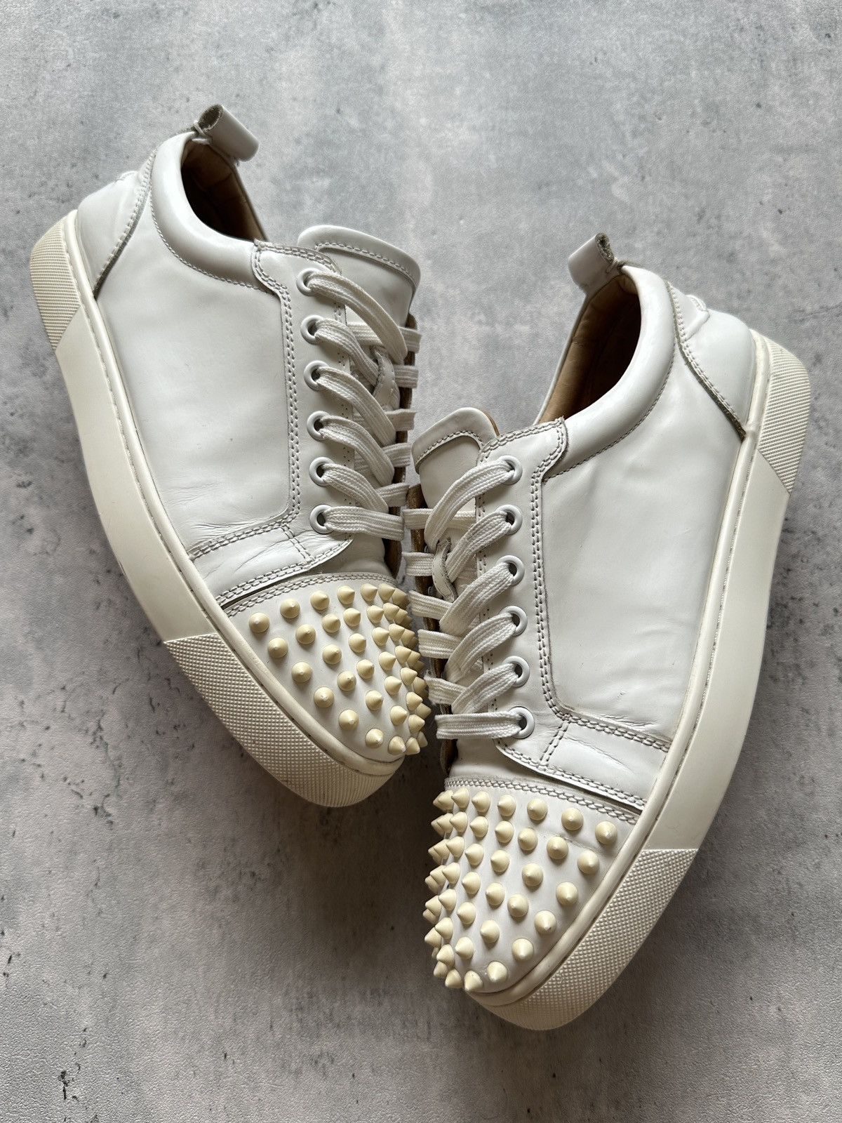 Christian Louboutin LOUIS FLAT CREAM SPIKES LOW TOP Size US 8 / EU 41 - 1 Thumbnail