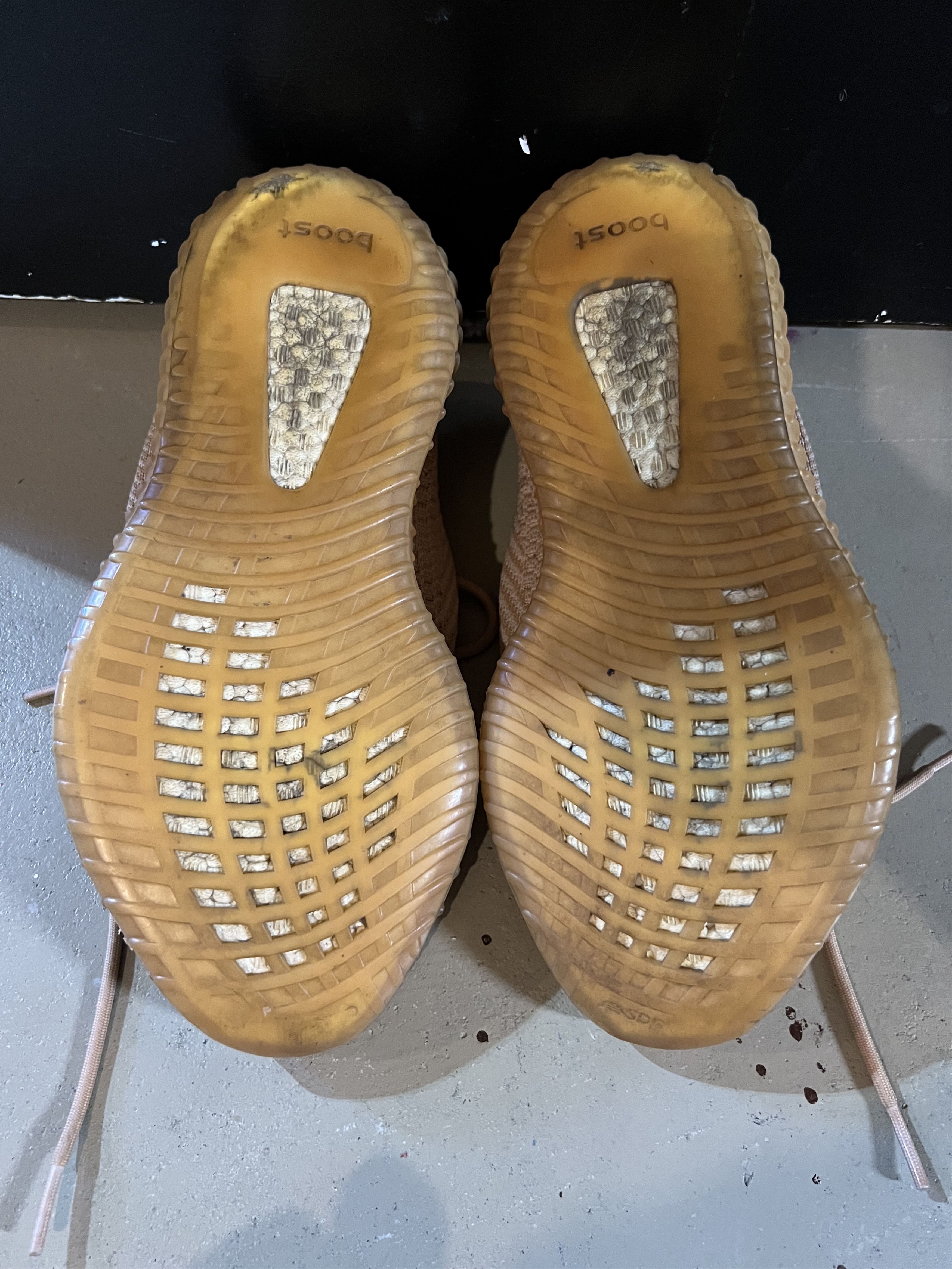 adidas Yeezy Boost 350 V2 Clay