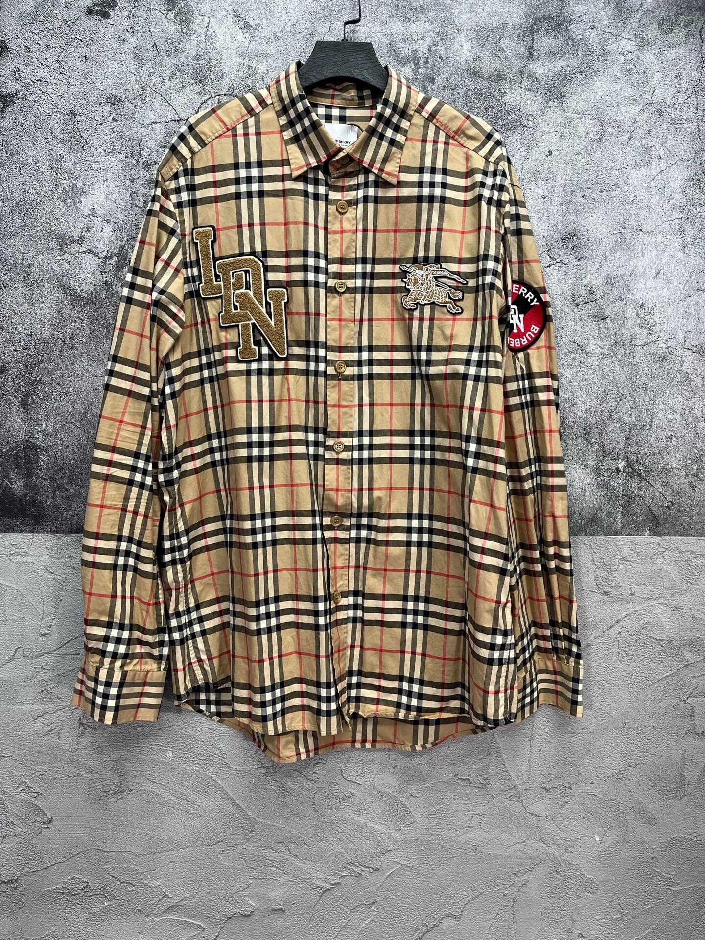 Burberry Burberry embroidered badge shirt L 99 new worn 1x Size US L / EU 52-54 / 3 - 1 Thumbnail