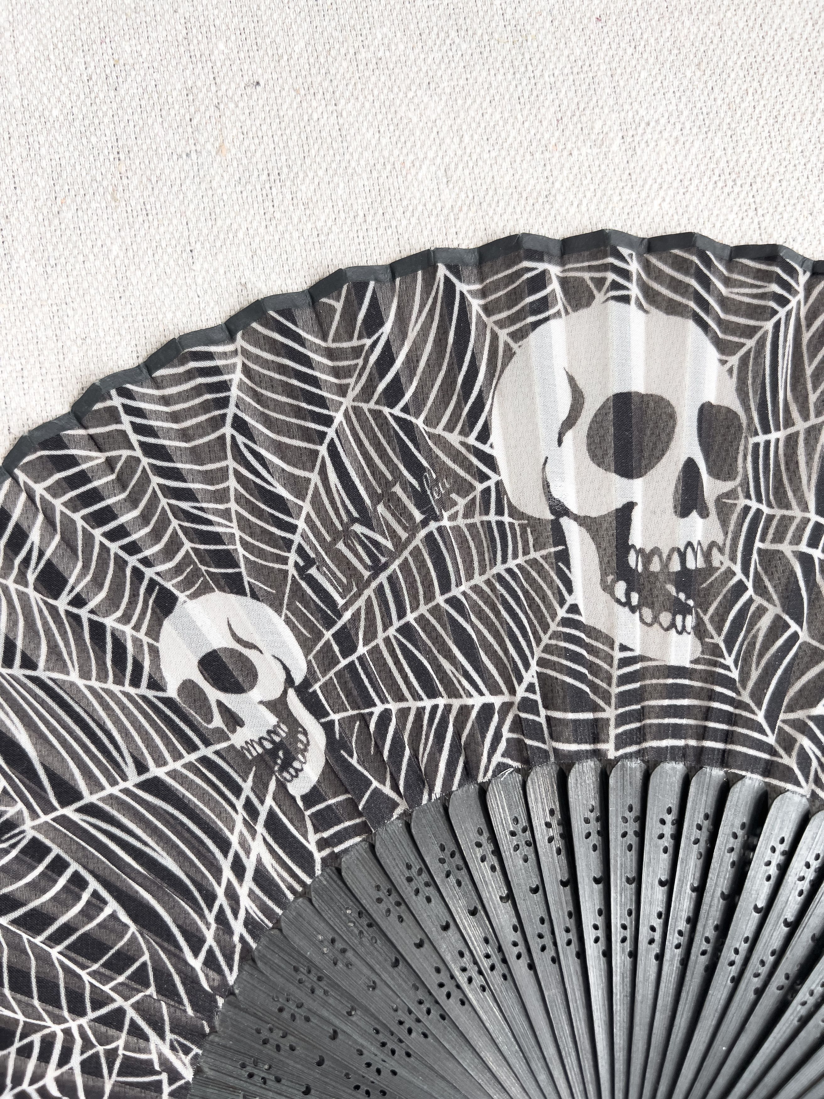 Limi Feu Skull Hand Fan Size ONE SIZE - 2 Thumbnail