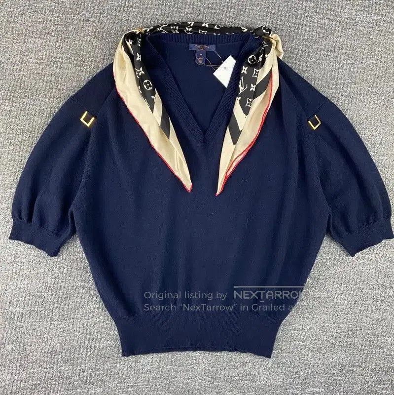 Louis Vuitton Louis Vuitton Navy Cashmere Knit Sweater . Size M / US 6-8 / IT 42-44 - 1 Thumbnail