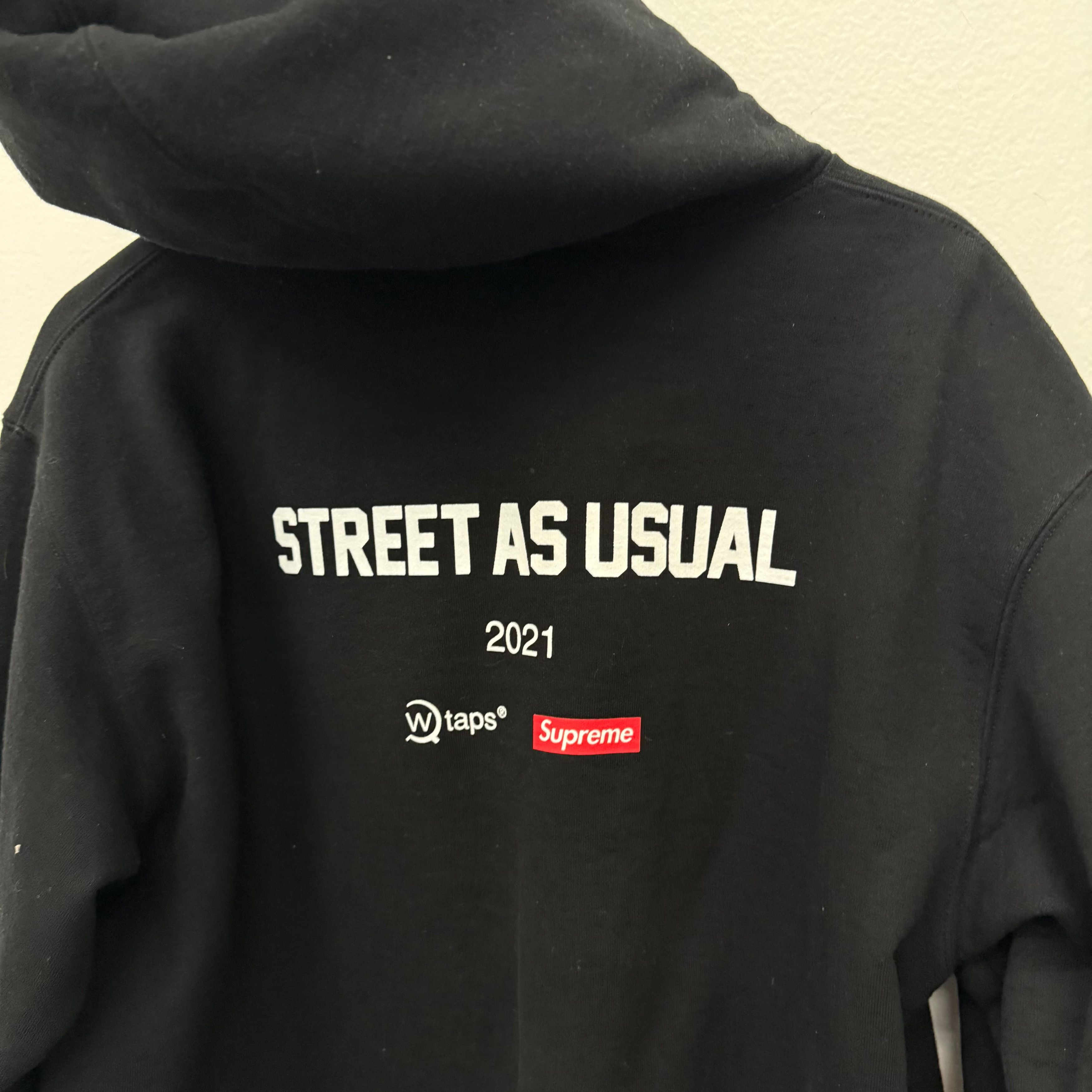 Supreme × Wtaps Supreme Wtaps Sic’Em Hoodie Black - Size M Size US M / EU 48-50 / 2 - 3 Thumbnail