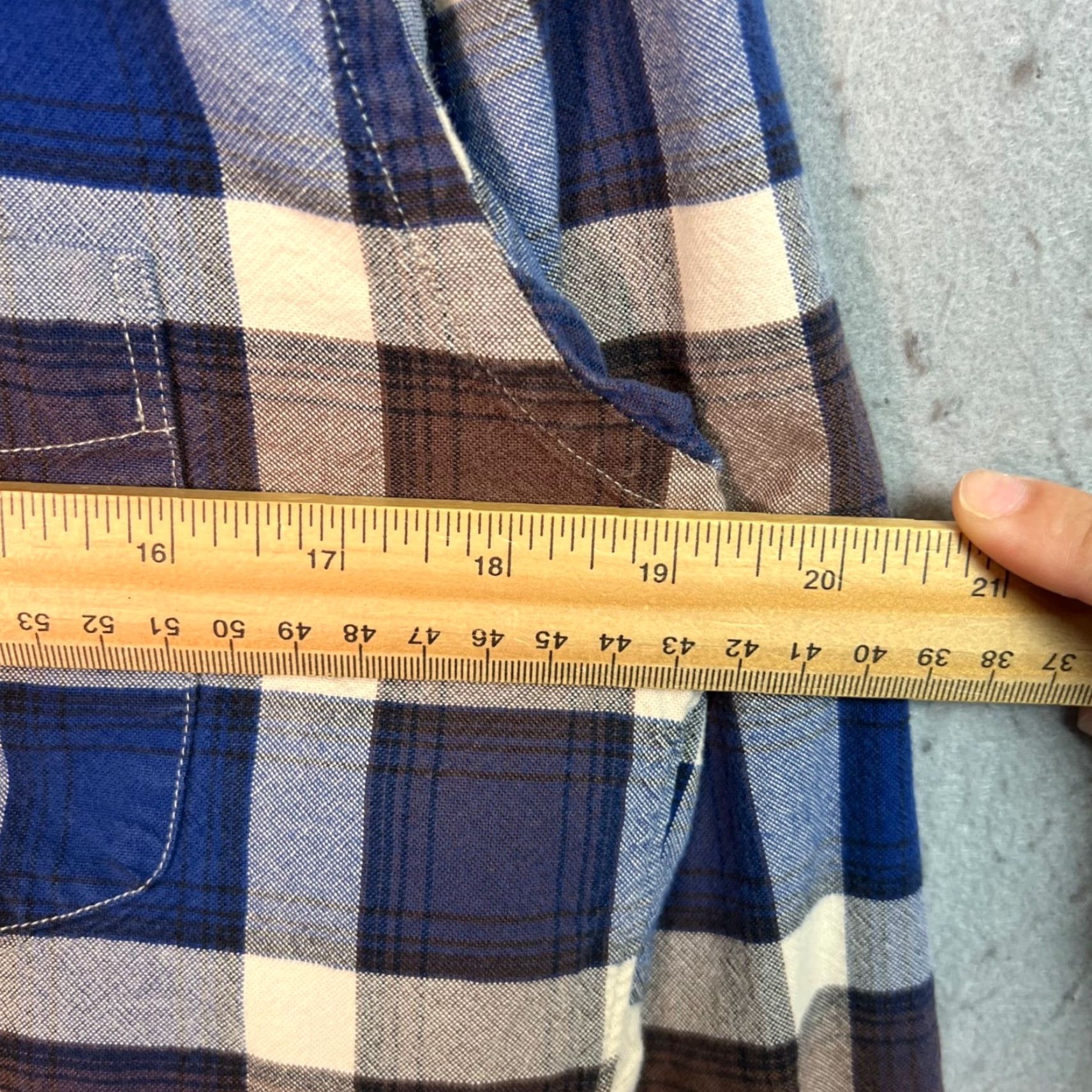J.Crew J. Crew Shirt Mens Size Medium Slim Fit Oxford Plaid Blue & Brown Size US M / EU 48-50 / 2 - 4 Thumbnail
