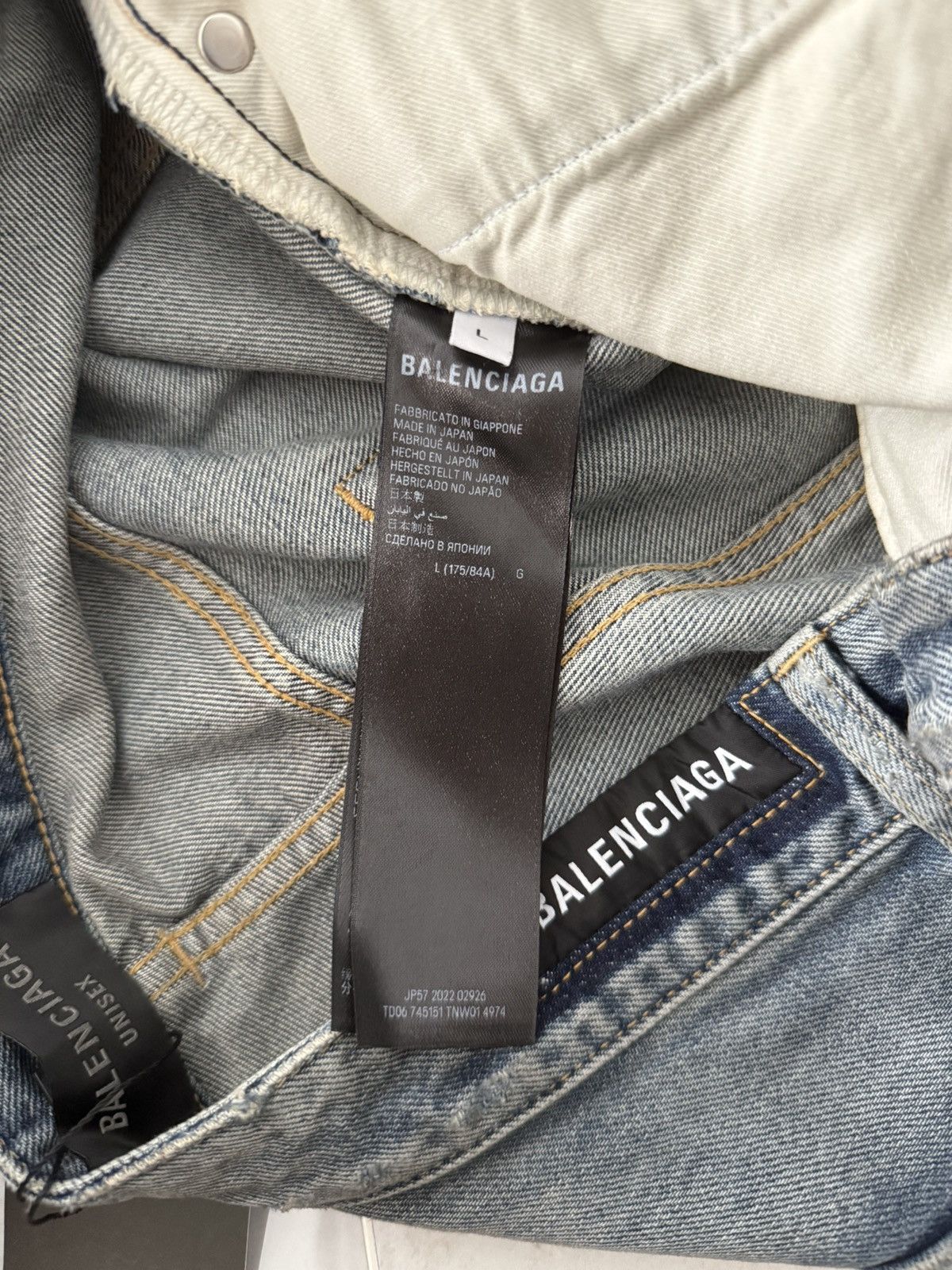 Balenciaga Balenciaga Distressed Mud Show Denim Sz.L Size US 36 / EU 52 - 12 Thumbnail