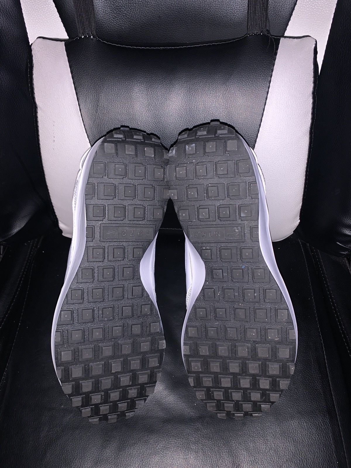 Nike Nike Waffle Debut Women's Running Shoes Black/White Size US 10.5 / IT 40.5 - 5 Thumbnail