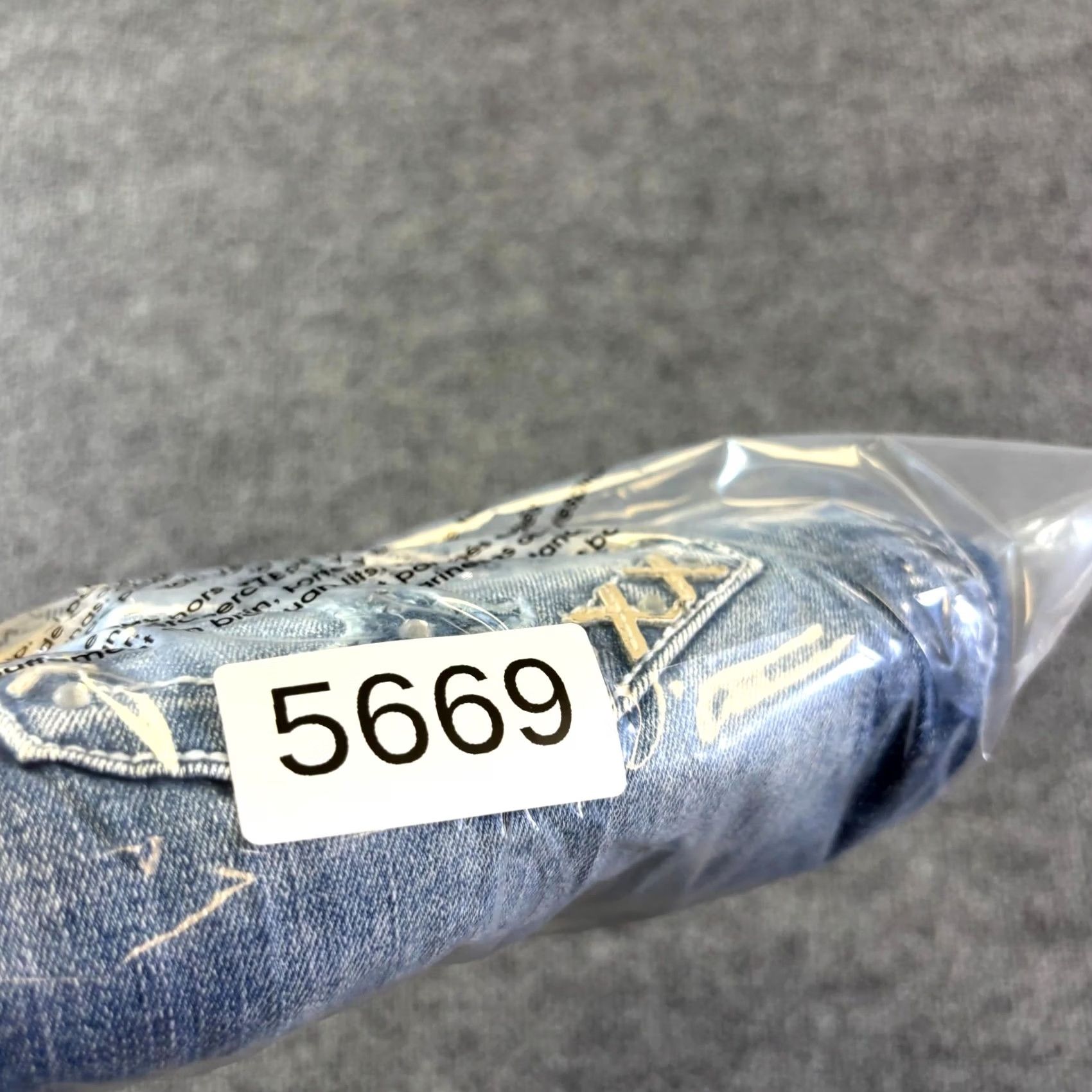 Denime Love Soho Jeans Women's 1 Blue Denim Bootcut Zip Fly Rhinestone 30in Inseam 5-Pocket Regular Fit Jeans Size 25" / US 0 / IT 36 - 7 Thumbnail