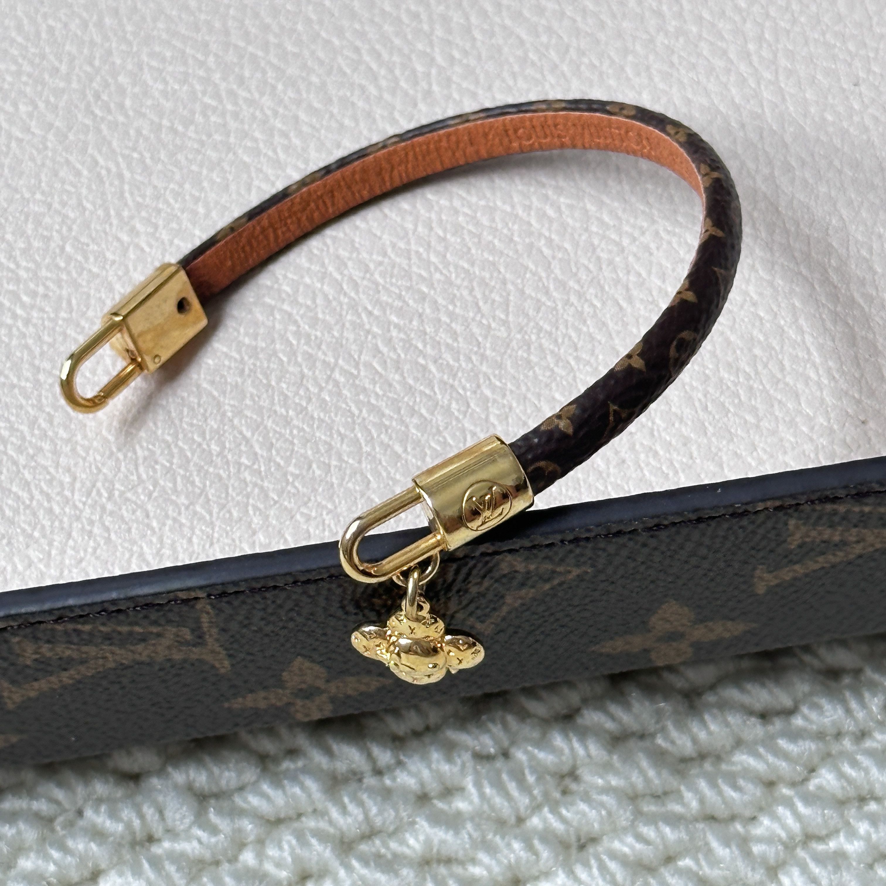 Louis Vuitton Louis Vuitton Vivienne Bracelet Monogram Size ONE SIZE - 5 Thumbnail