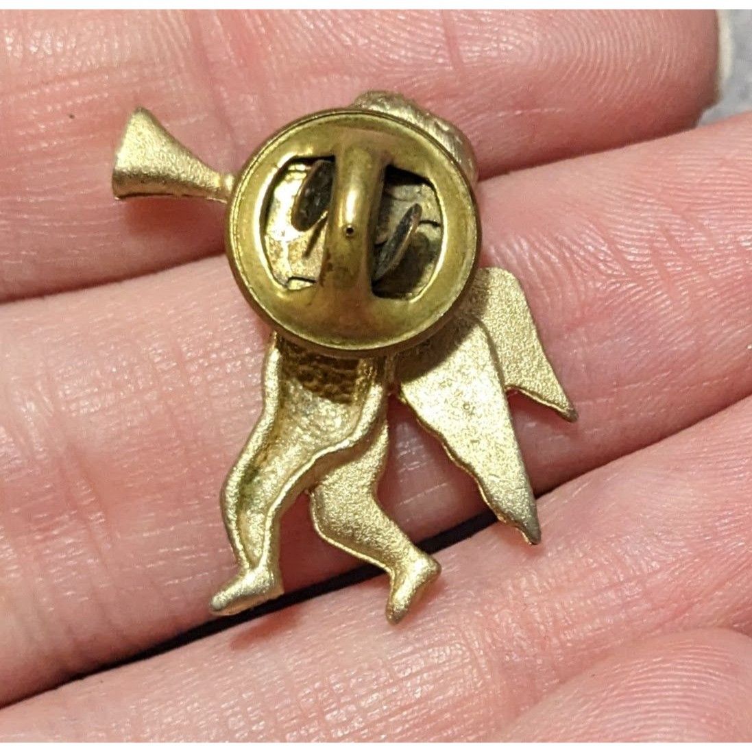 Other Vintage Gold Tone Trumpeting Cherub Lapel Pin Size ONE SIZE - 6 Thumbnail