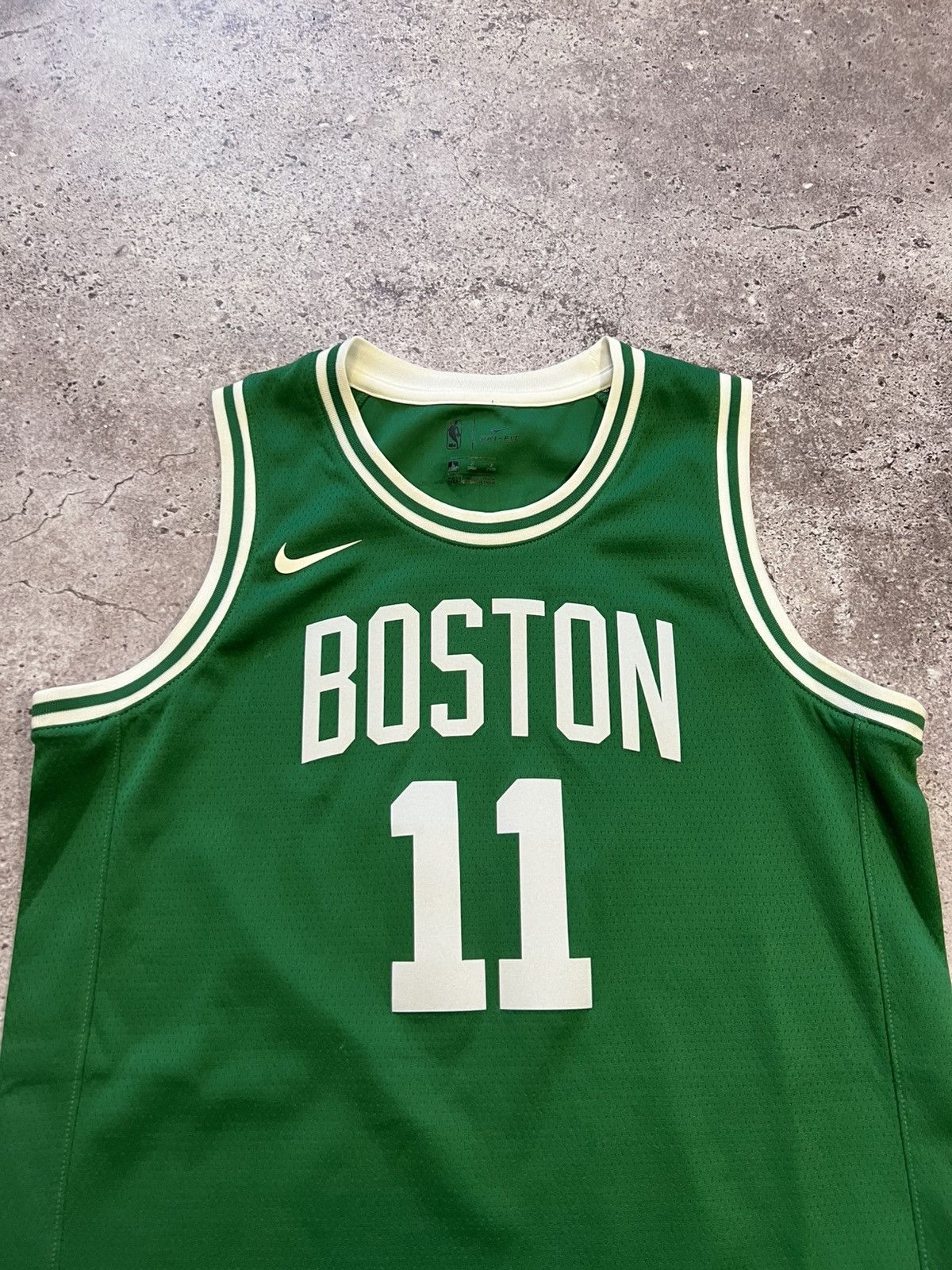 Nike Celtics Kyrie Irving jersey Nike NBA Size US M / EU 48-50 / 2 - 3 Thumbnail