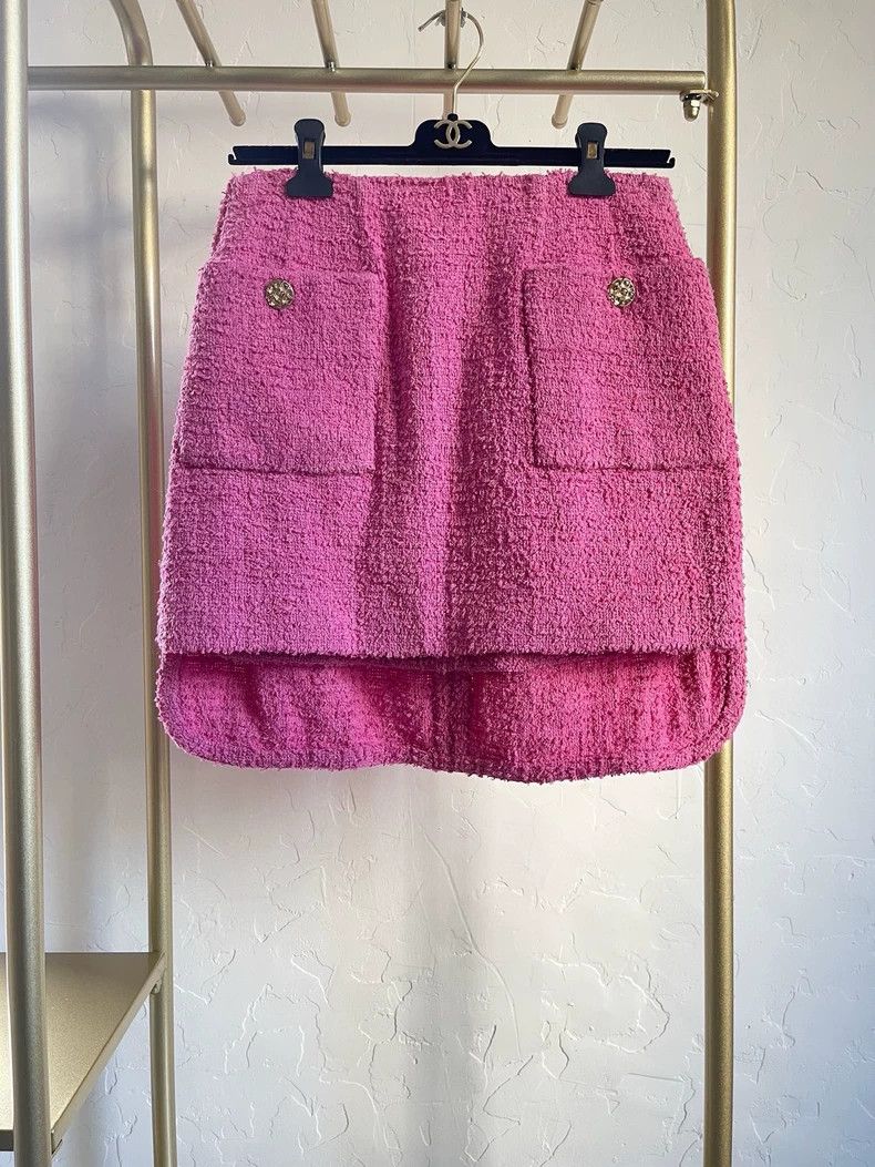 Chanel Chanel 22s Barbie pink skirt Size 25" / US 0 / IT 36 - 1 Thumbnail