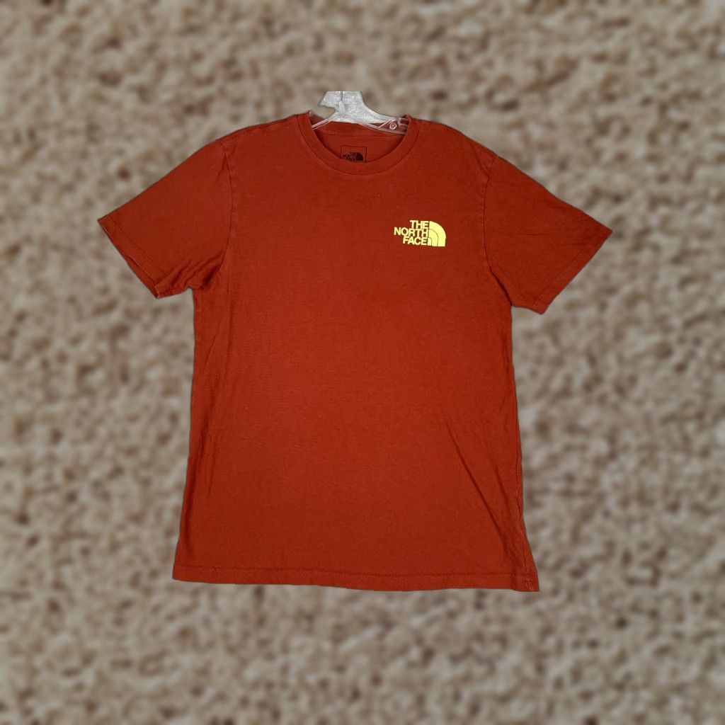 The North Face The North Face Shirt Men Small Red Short Sleeve Crew Neck 100% Cotton Logo Read Size US S / EU 44-46 / 1 - 1 Thumbnail