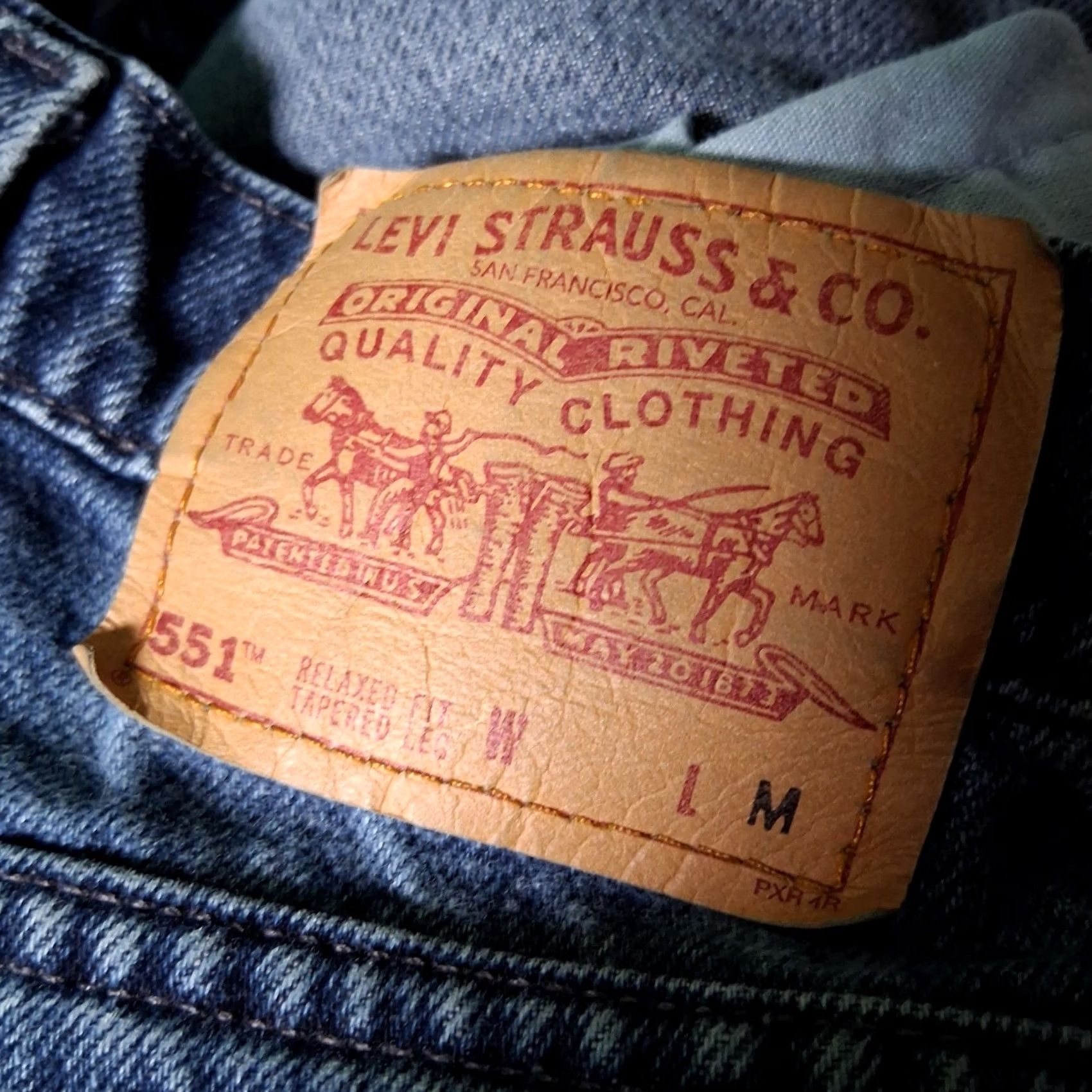 Levi's VINTAGE Levi's 551 Jeans Women Size 14 Med Relaxed Fit Tapered Leg Blue Denim Jeans 5-Pocket Womens 90s USA Made Size 36" / US 14 / IT 50 - 3 Thumbnail