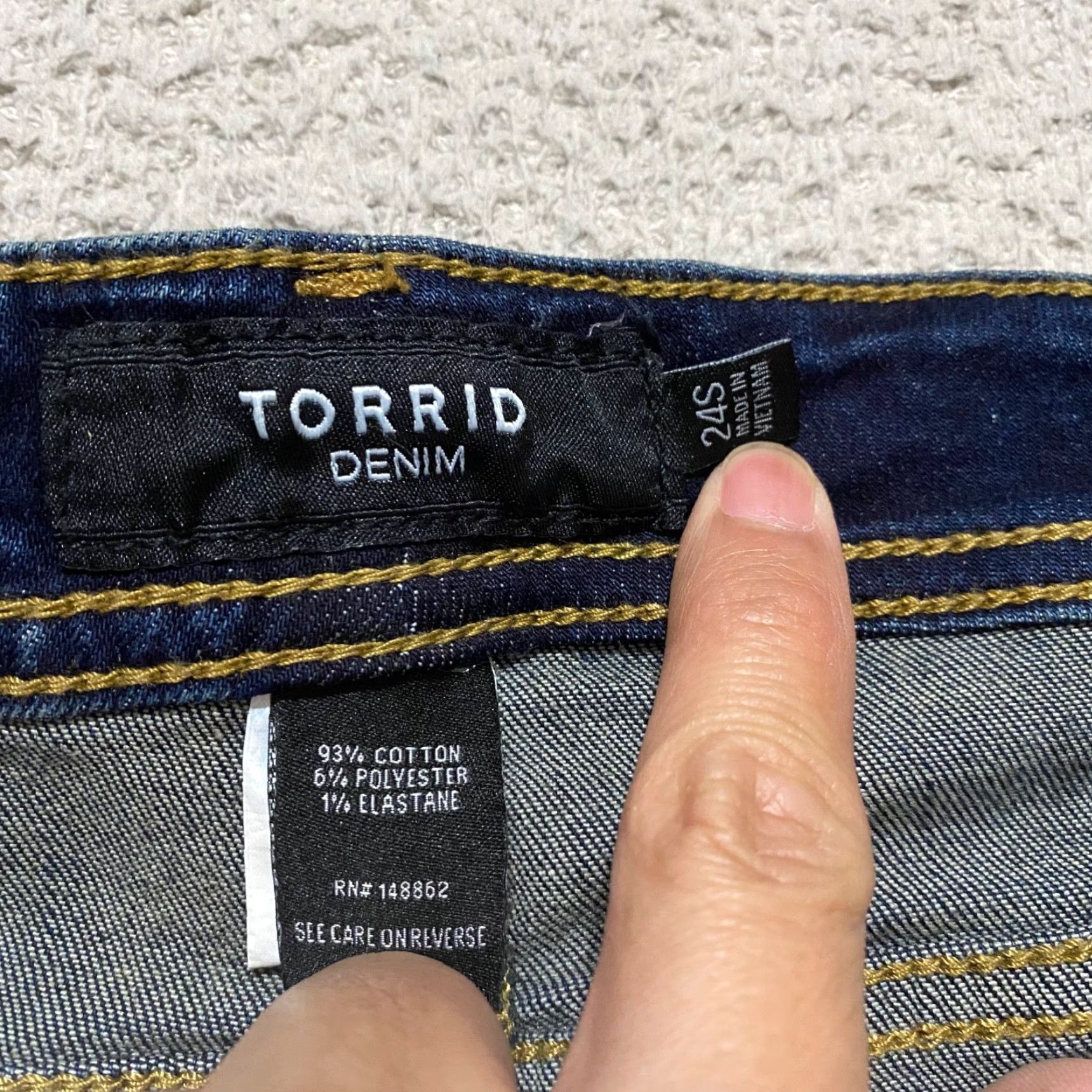 Torrid NWT Torrid Jeans 24 Plus Blue Denim Dark Wash High Rise Flared 5-Pocket Stretch Cotton Blend Spandex 29 in Inseam Womens Boys? Size 42" / US 20 - 3 Thumbnail