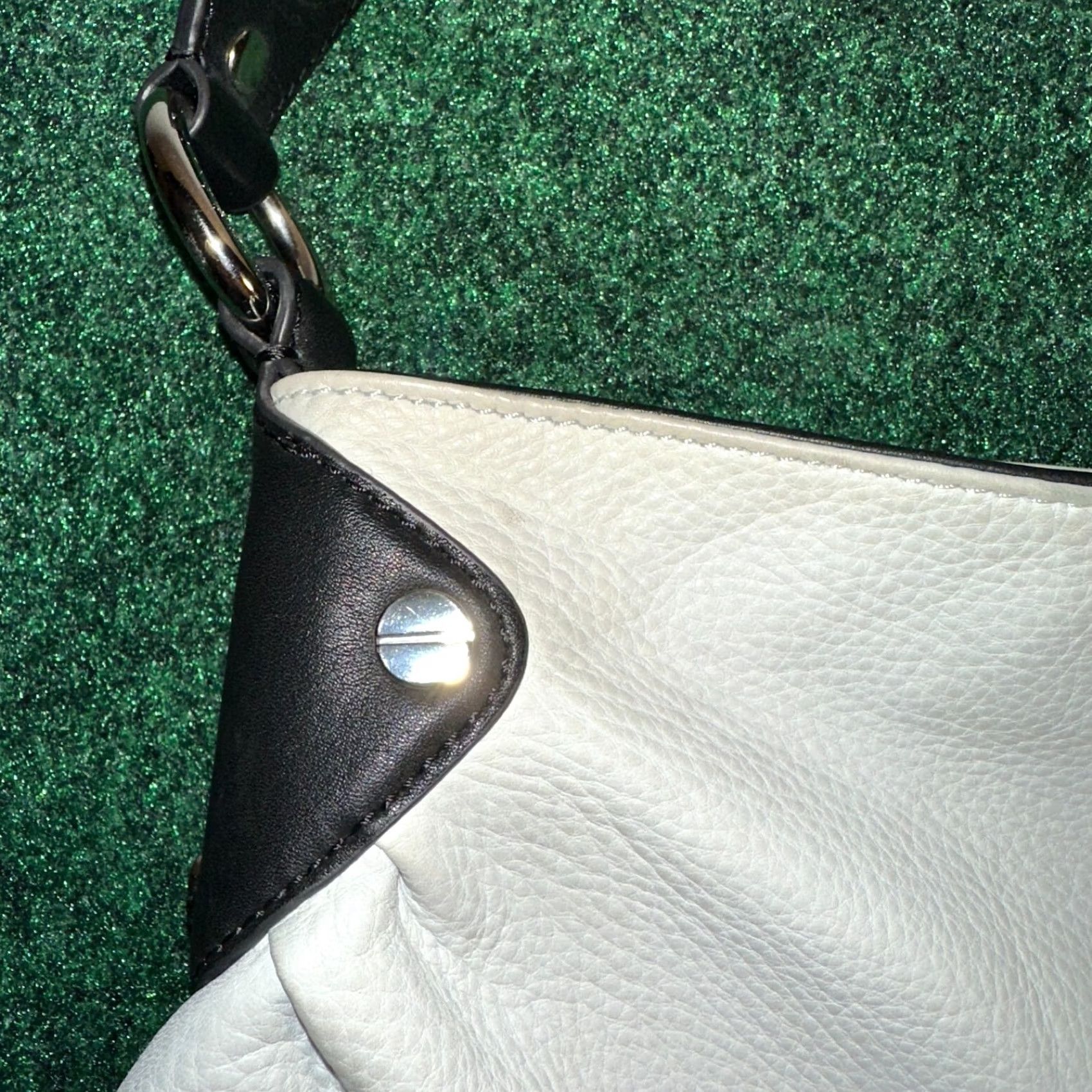 Vintage B Makowsky Shoulder Bag White Leather Handbag Black Shoulder Strap Zip Pockets Medium Womens 14in 12in Bag Width Height Bucket Purse Vintage No Size ONE SIZE - 5 Thumbnail