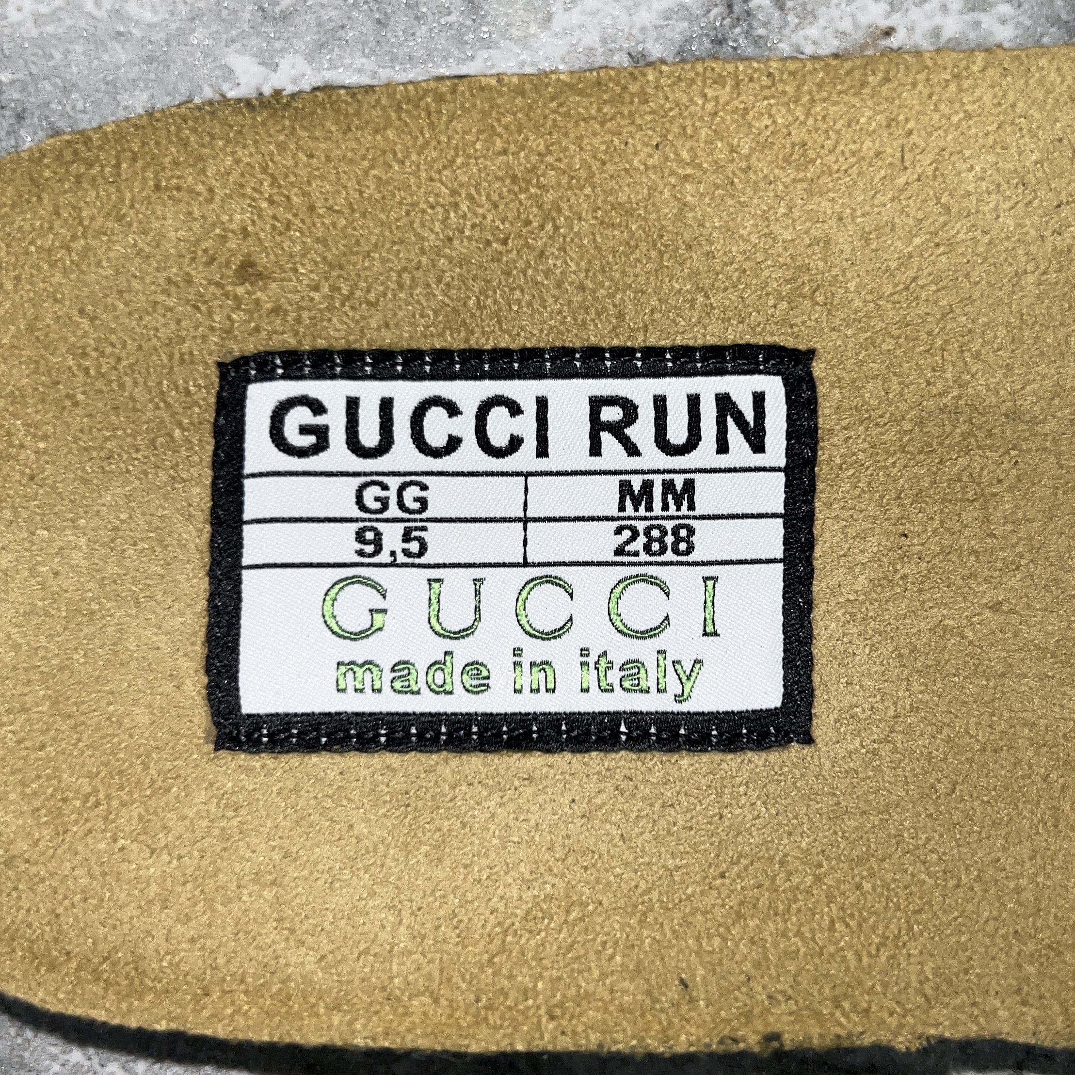 Gucci Gucci Run GG Supreme Monogram Trainers Sneakers Leather Size US 10 / EU 43 - 12 Thumbnail