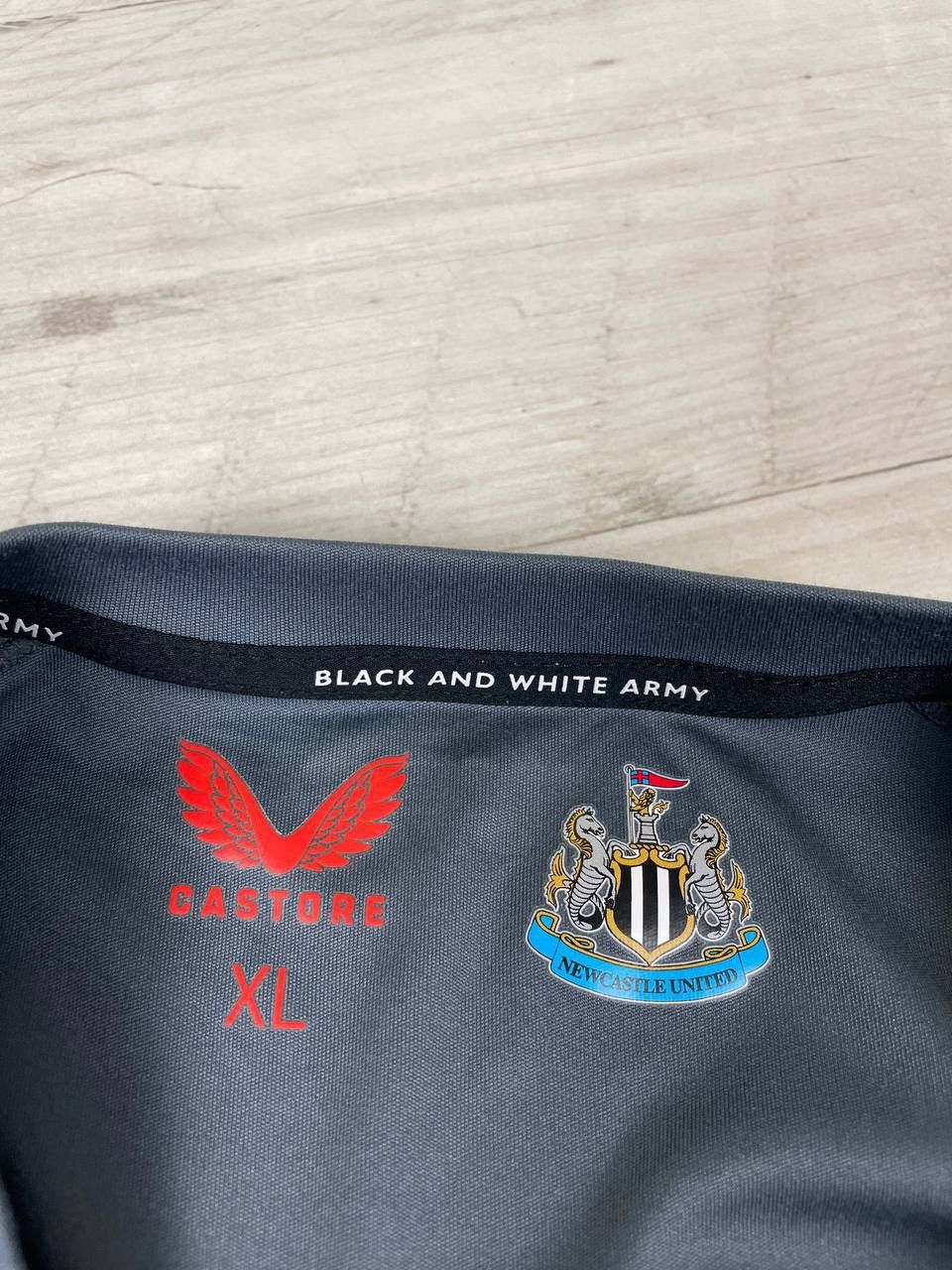 Castore Newcastle United 2021 2022 Training Shirt Soccer Jersey Size US XL / EU 56 / 4 - 10 Thumbnail