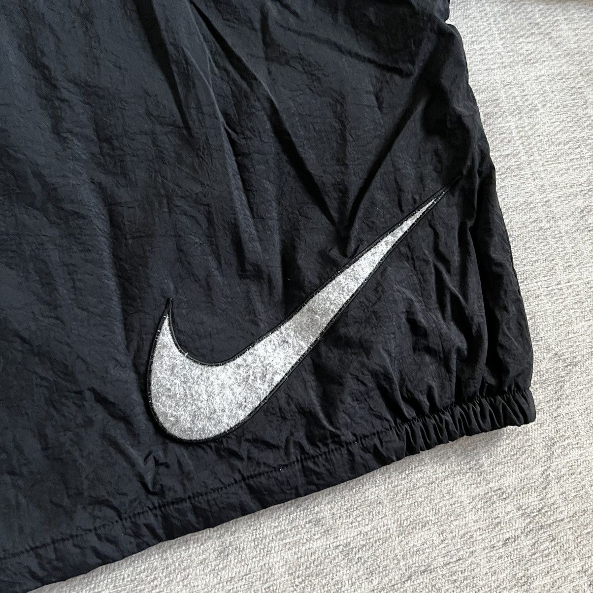 Nike Vintage 1990s Nike Air Swoosh Black Hooded Puffer Jacket Size US XL / EU 56 / 4 - 6 Thumbnail