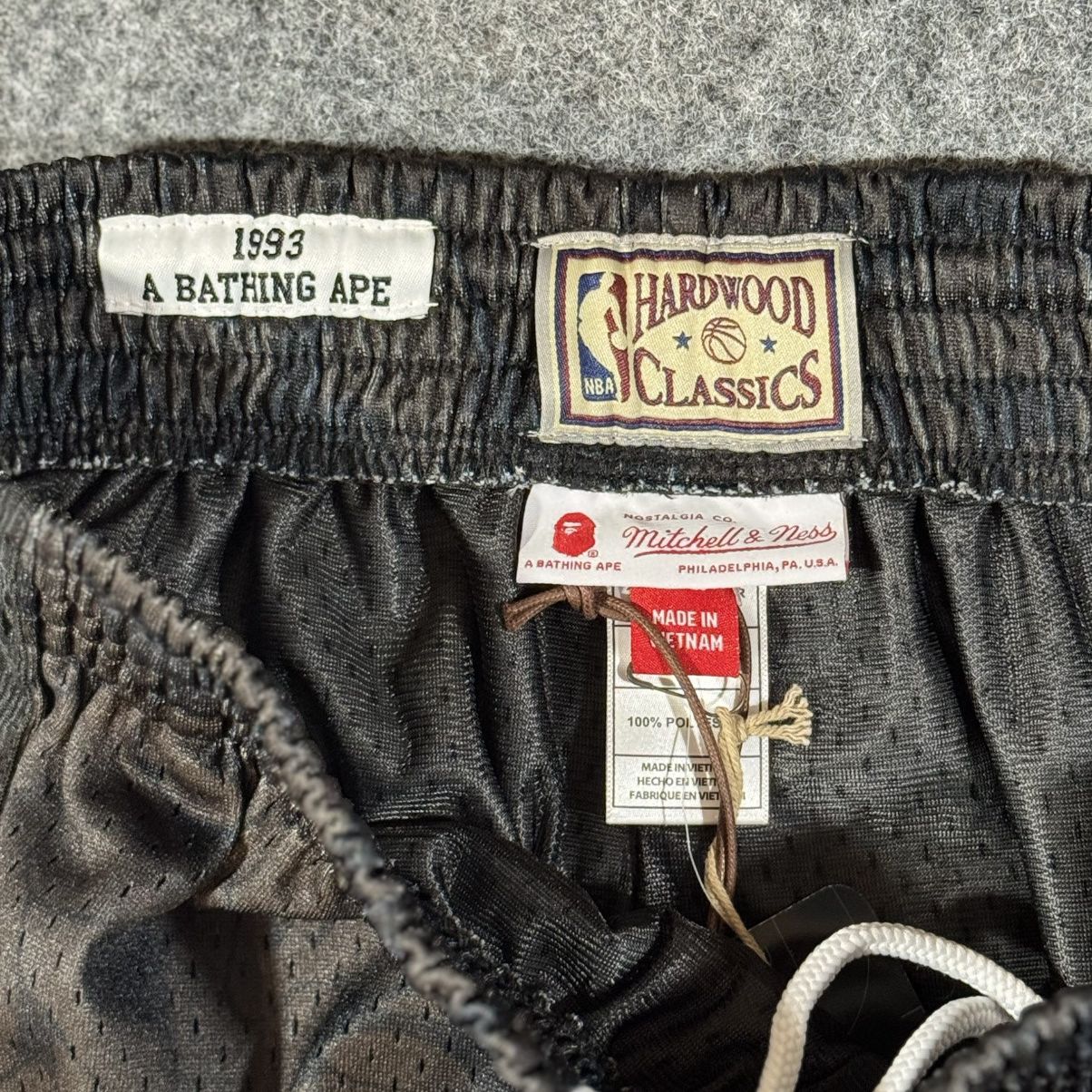 Bape × Mitchell & Ness BAPE x Mitchell & Ness New Jersey Nets Shorts black Size US 32 / EU 48 - 3 Thumbnail