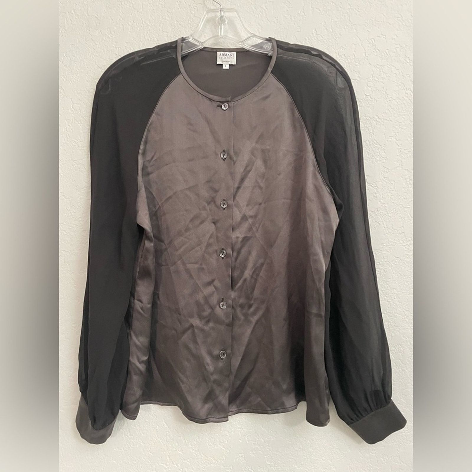 Armani Collezioni Armani Collezioni Raglan Sleeve Greige Button Blouse Size 6 Size M / US 6-8 / IT 42-44 - 1 Thumbnail