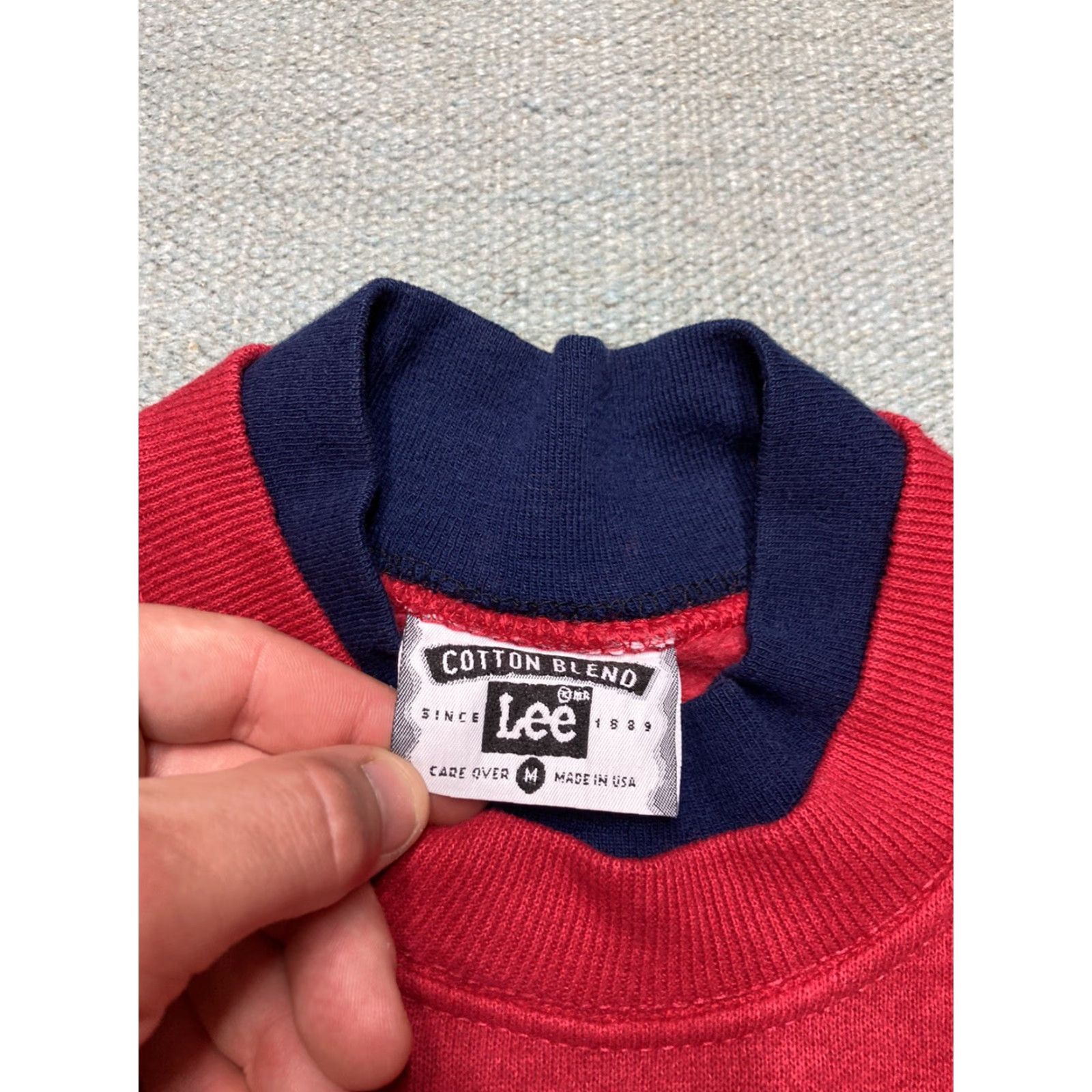 Lee VINTAGE Lee Crewneck Sweatshirt Michigan Boat Anchor Embossed Medium Red 90s Mens Pullover Shirts Size US M / EU 48-50 / 2 - 5 Thumbnail