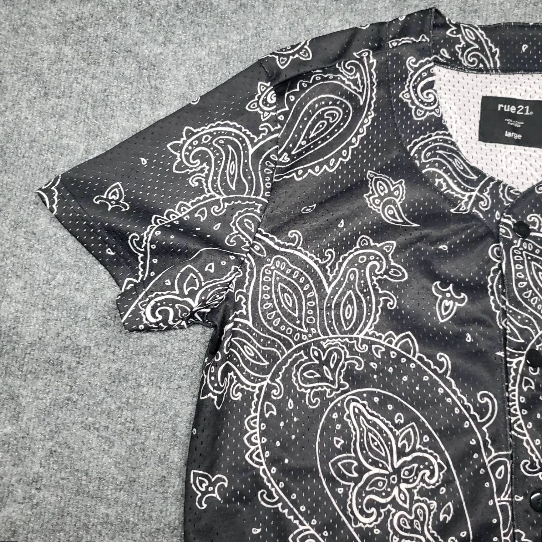 Vintage Rue21 Jersey Shirt Mens L Black Paisley Short Sleeve Button Up Collarless New Size US L / EU 52-54 / 3 - 5 Thumbnail