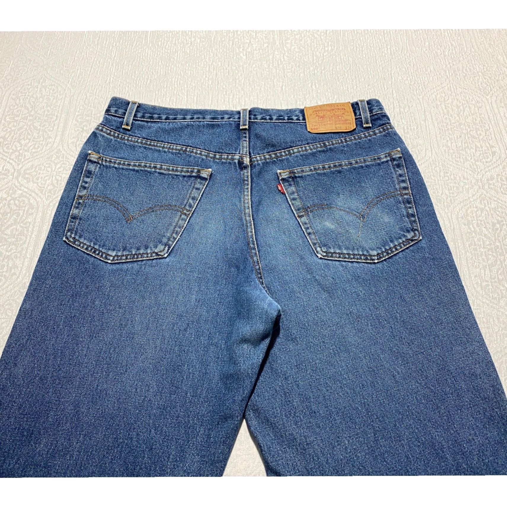Levi's VINTAGE Levi's 550 Jeans Men W38 L34 Blue Denim Relaxed Fit 5-Pocket Straight Pants Size US 38 / EU 54 - 4 Thumbnail