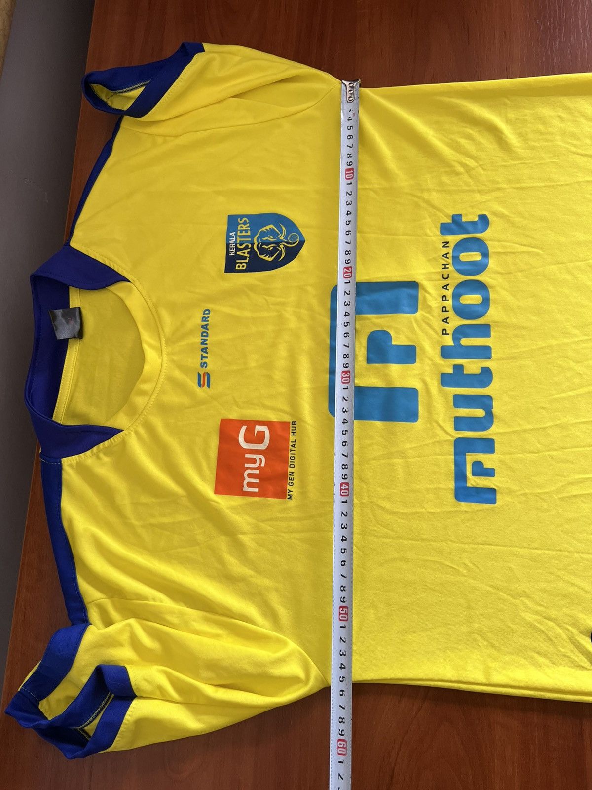 Vintage 2025/26 KERALA BLASTERS INDIA SOCCER JERSEY FOOTBALL SHIRT Size US XL / EU 56 / 4 - 18 Thumbnail