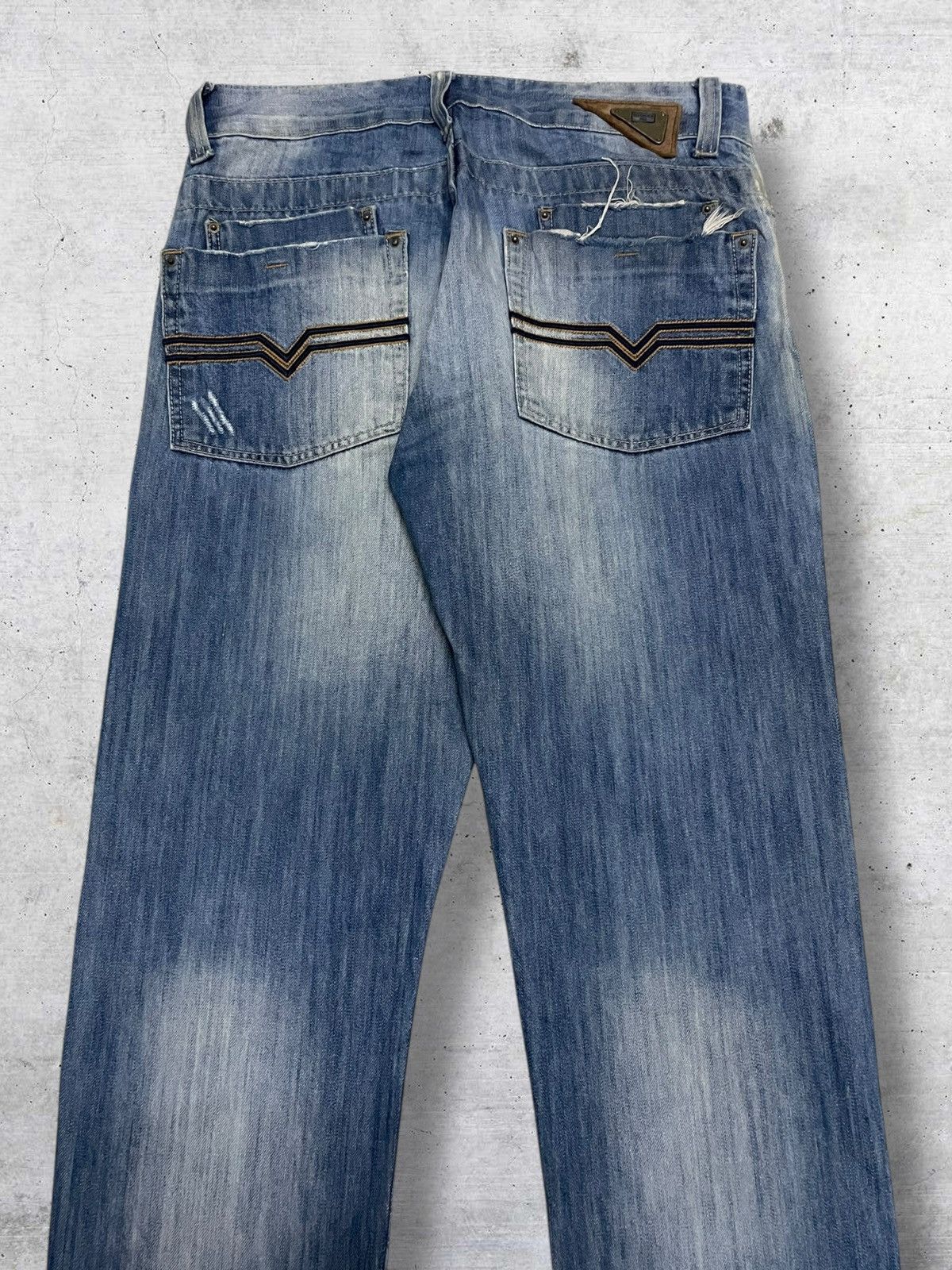Japanese Brand VINTAGE REPUBLICA MIX DESIGNER JAPAN MUDWASH RIPPED DENIM Size US 31 - 12 Thumbnail