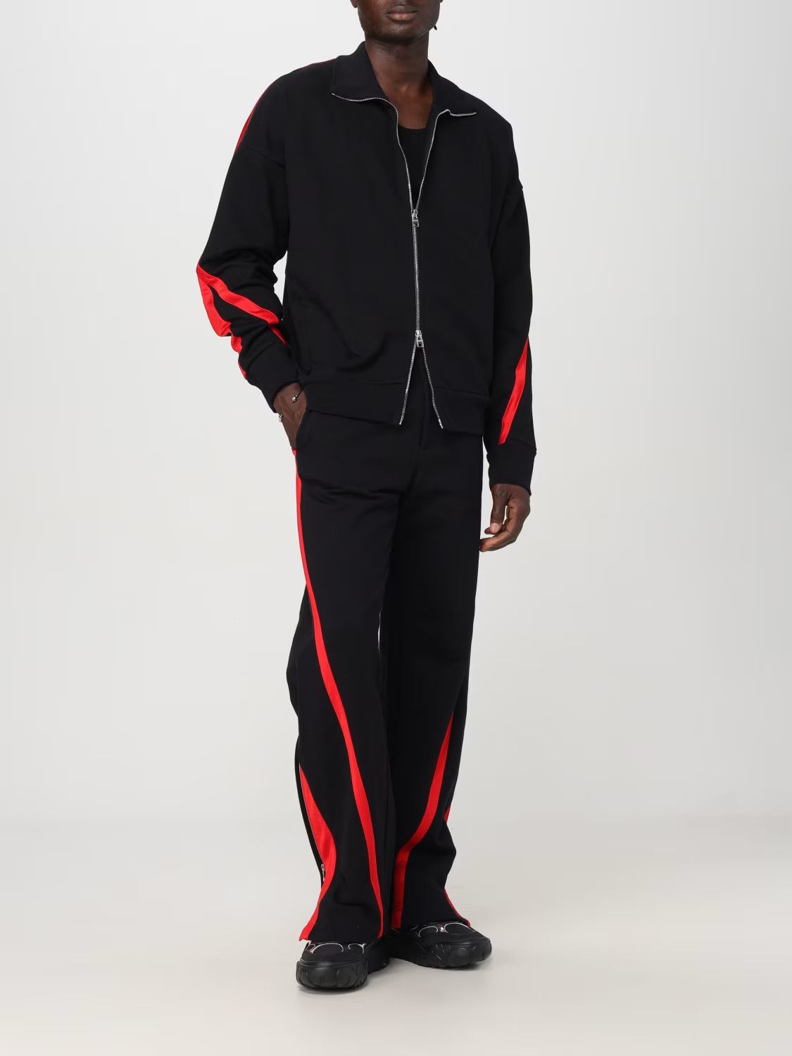 Alexander McQueen ALEXANDER MCQUEEN red black twisted stripe jogger sweatpants Size US 32 / EU 48 - 4 Thumbnail